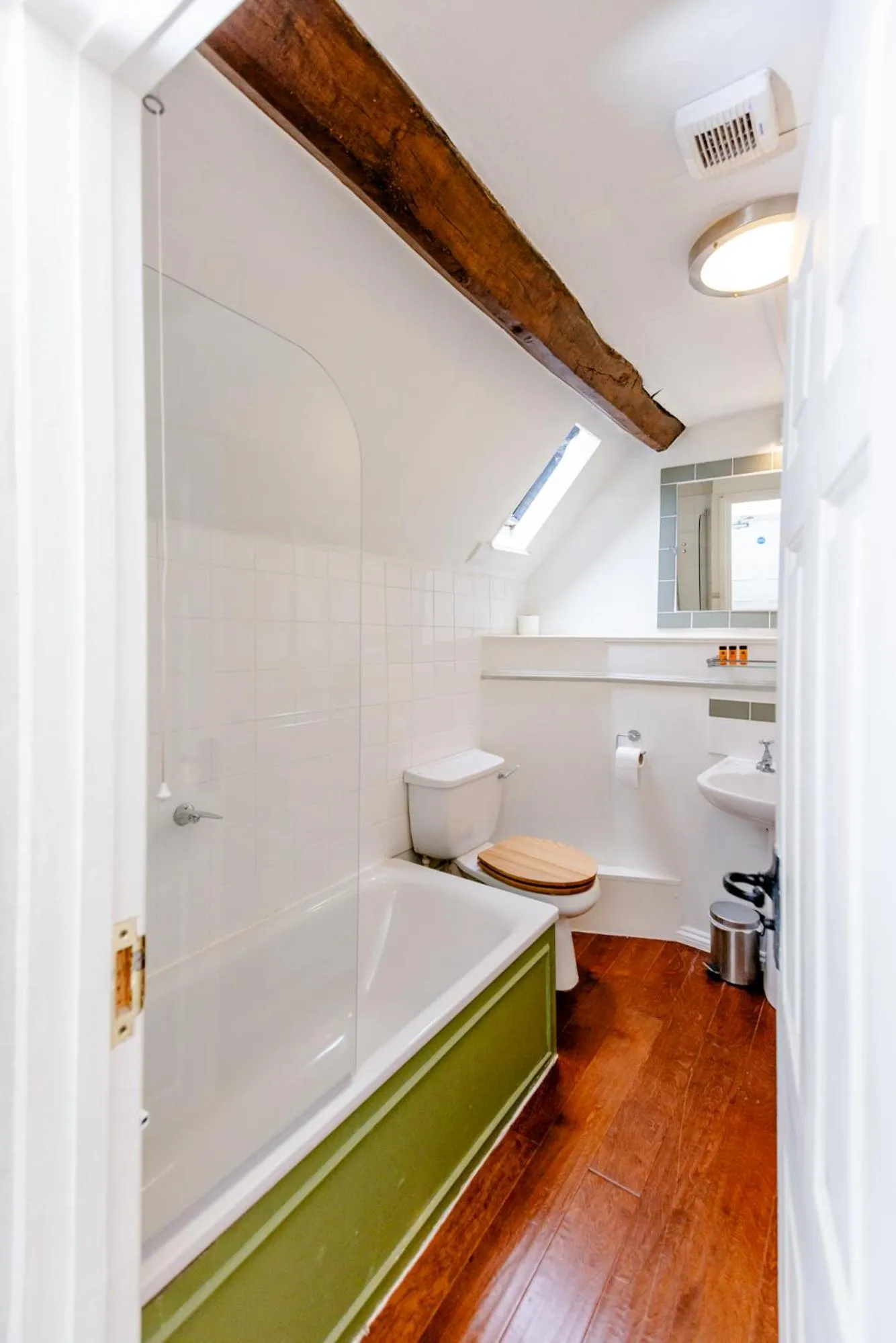 Bathroom in The White Horse Inn