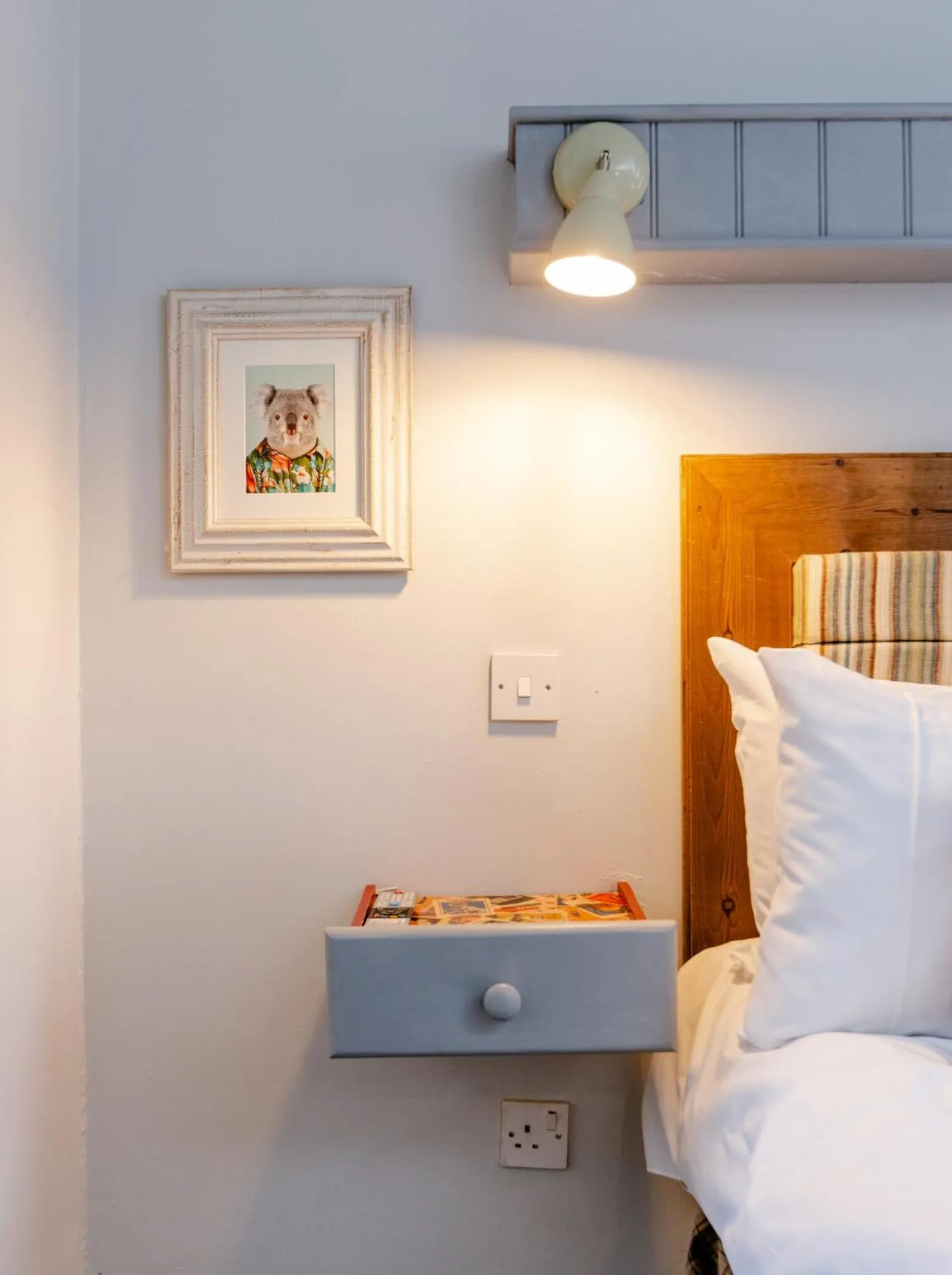 Decorative detail, Bed in The White Horse Inn