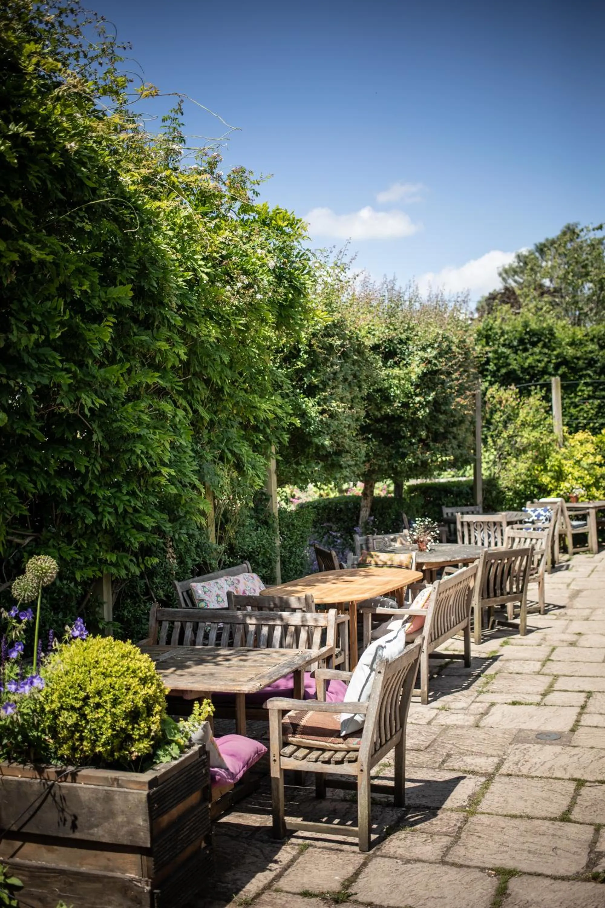 Patio in The White Horse Inn