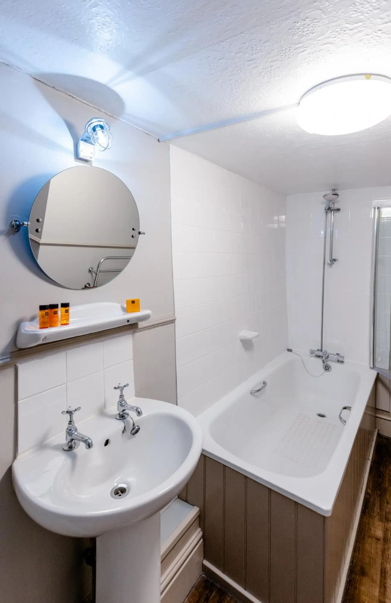 Bathroom in The White Horse Inn