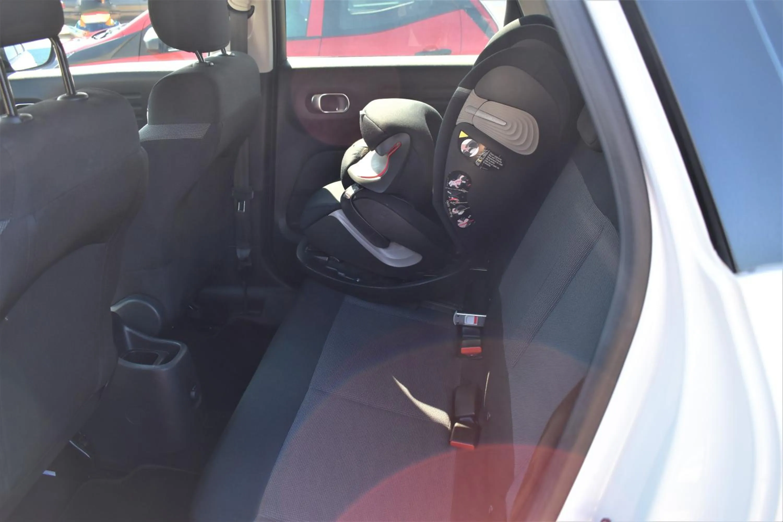 Area and facilities in Angela Apartments