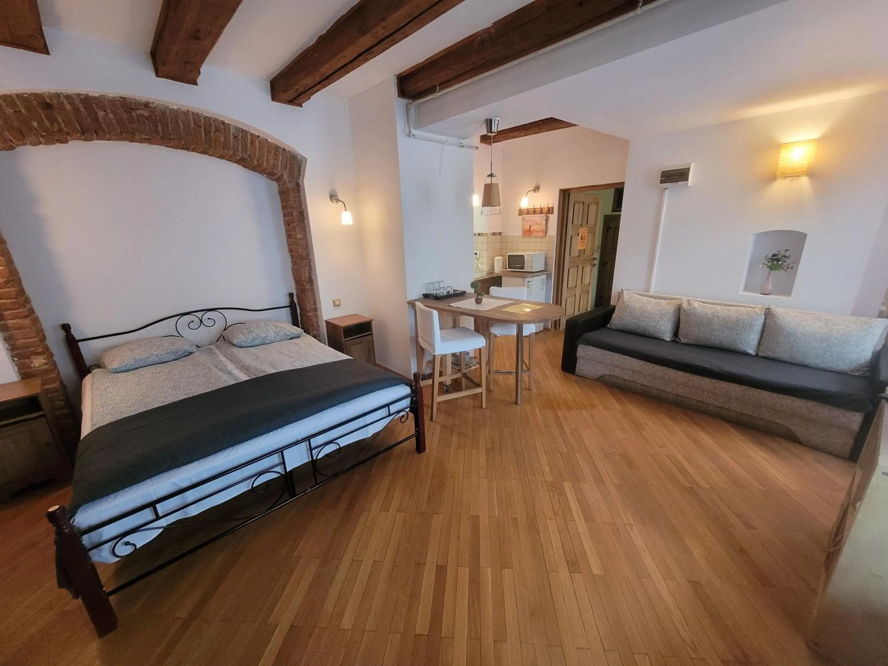 Photo of the whole room, Bed in Main Square Apartments & More