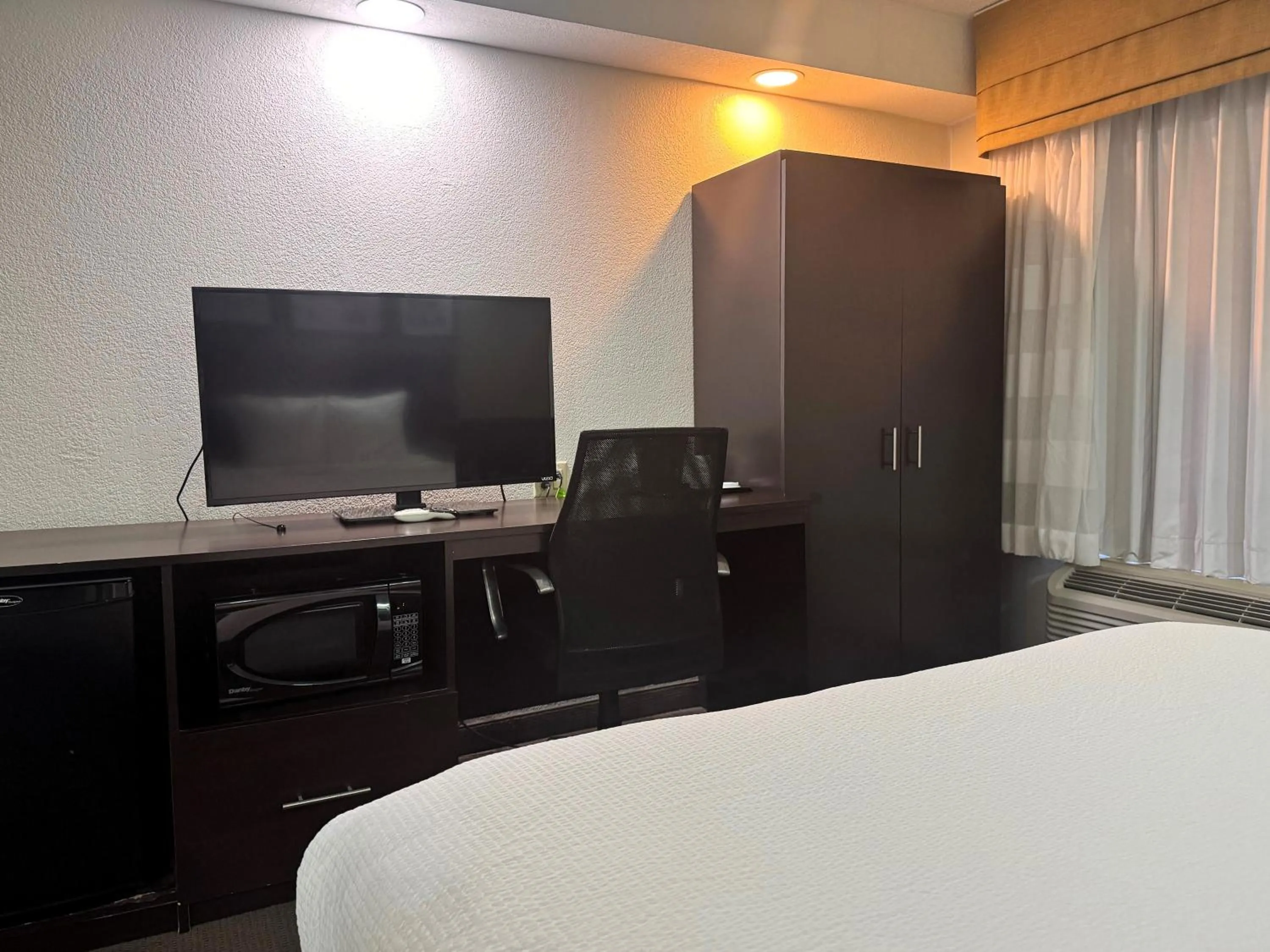 TV and multimedia, Bed in Travelodge by Wyndham Flowood