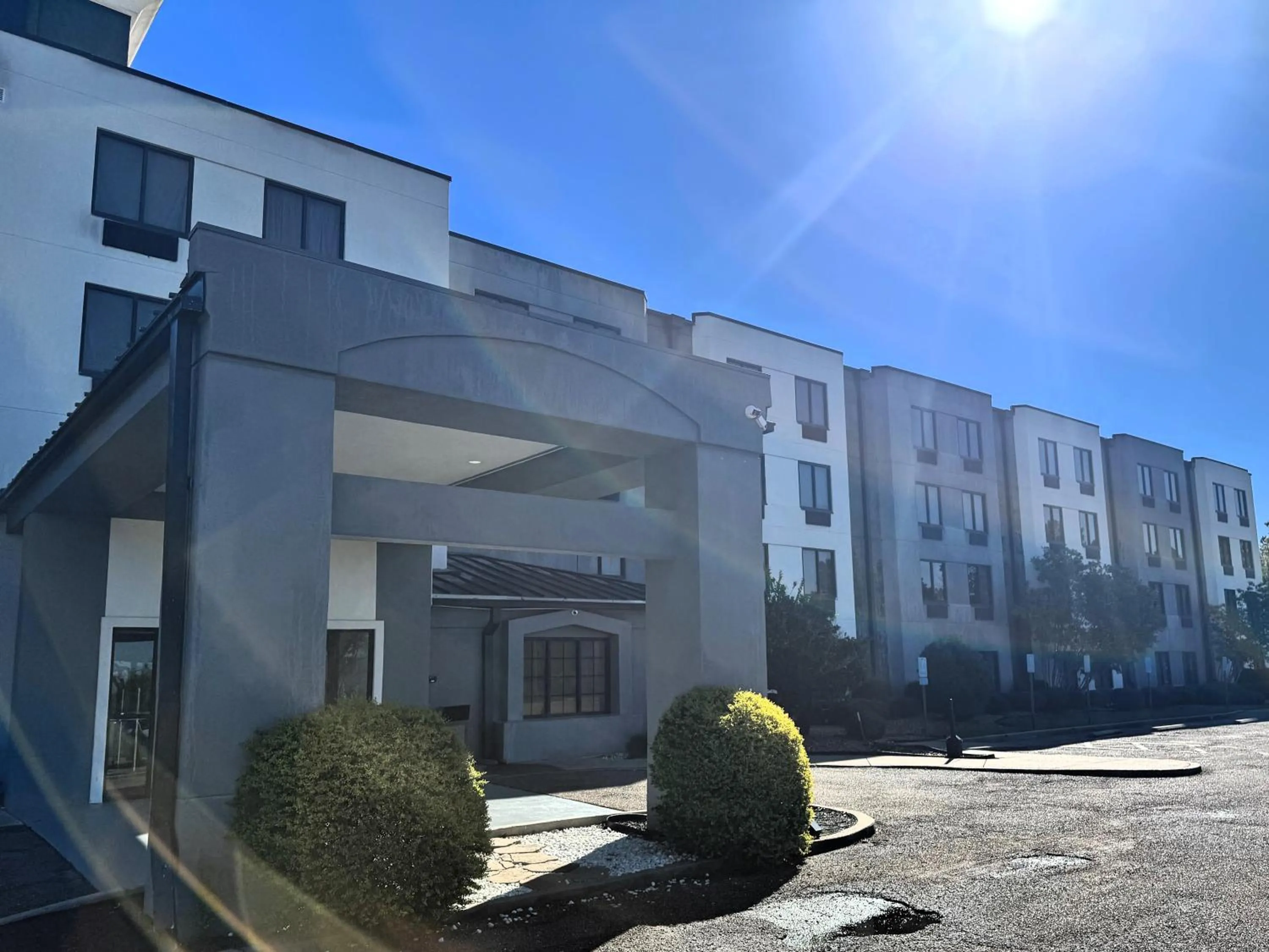 Property building in Travelodge by Wyndham Flowood
