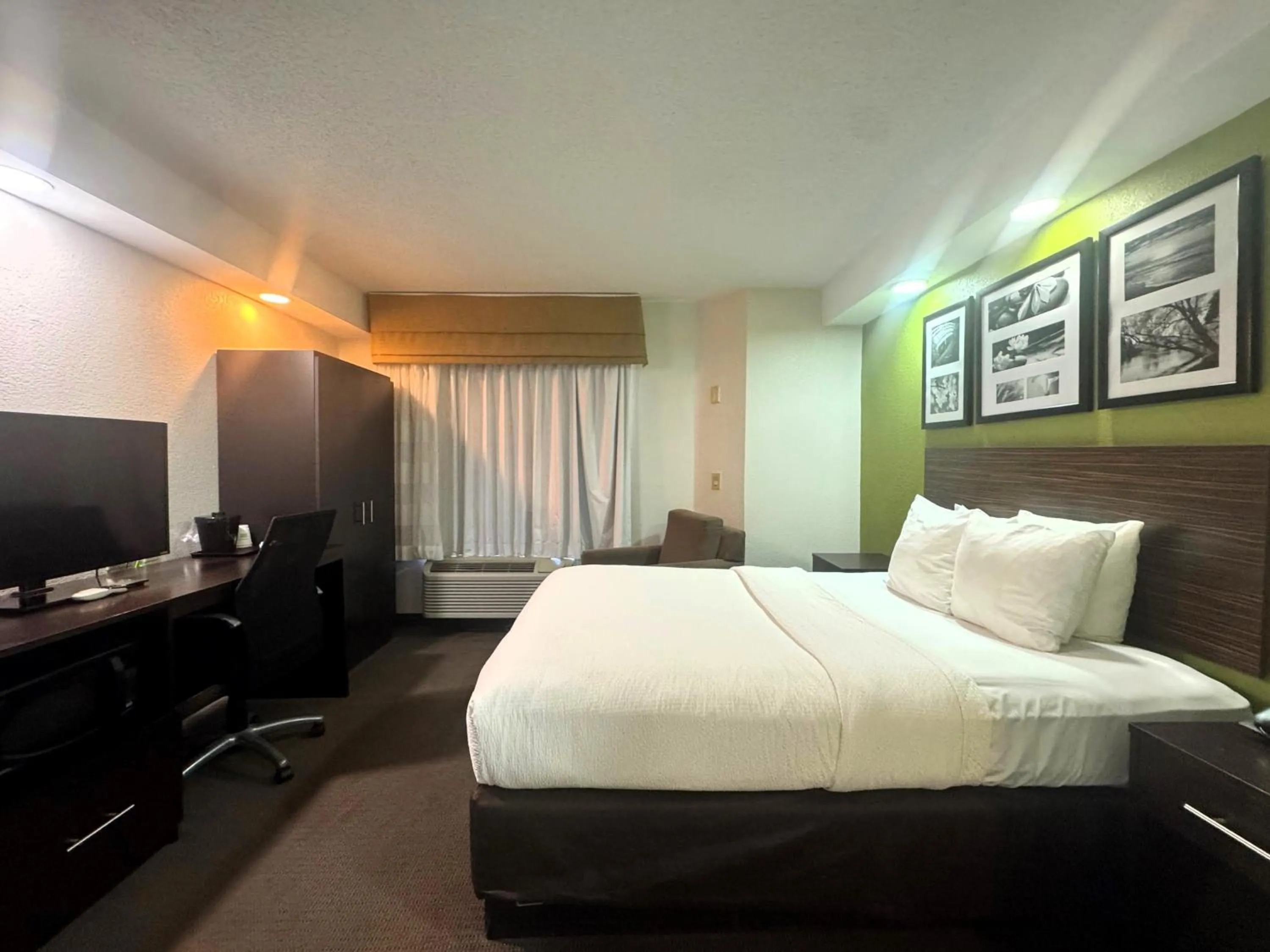 Photo of the whole room, Bed in Travelodge by Wyndham Flowood