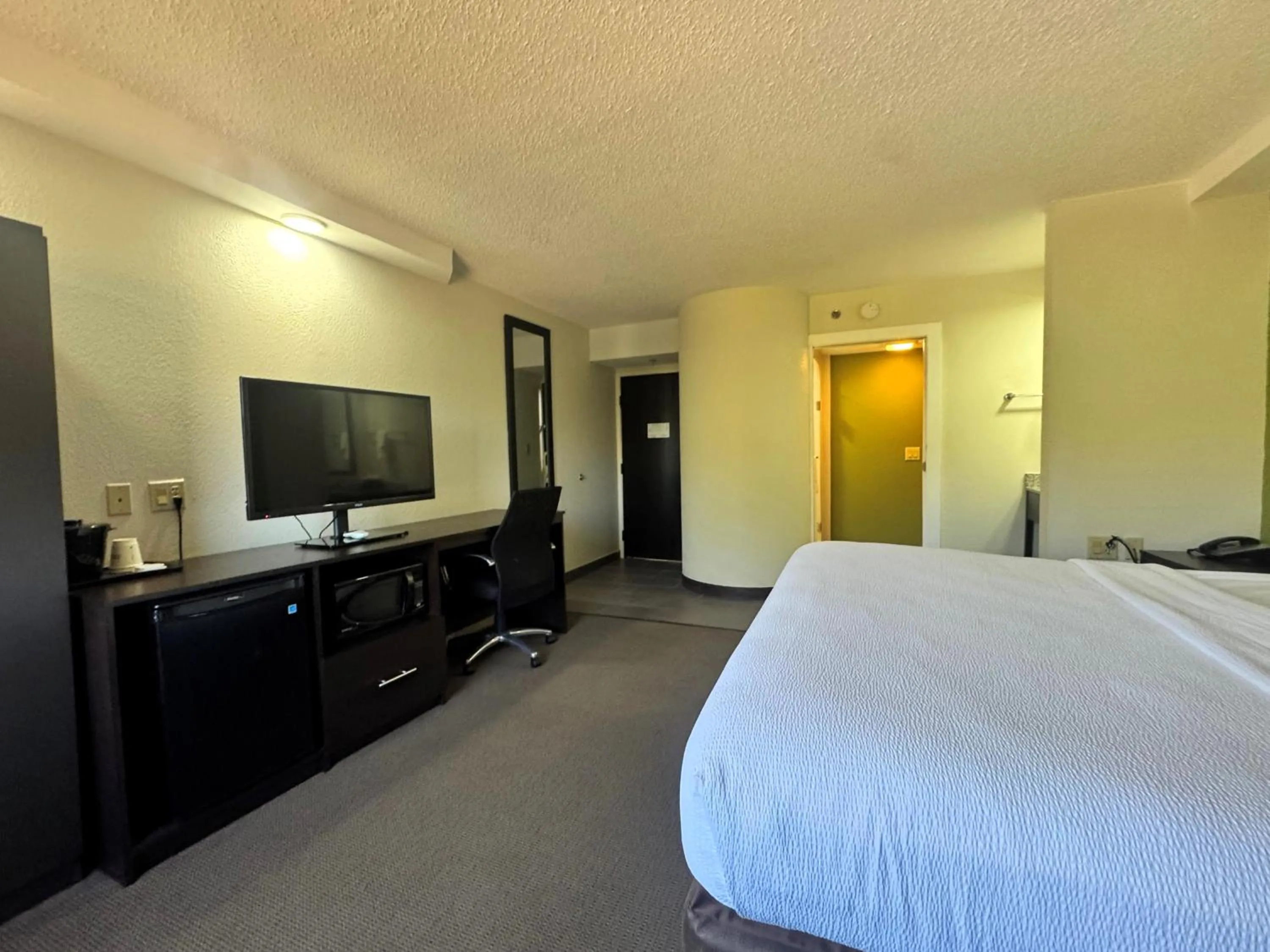 Photo of the whole room, Bed in Travelodge by Wyndham Flowood