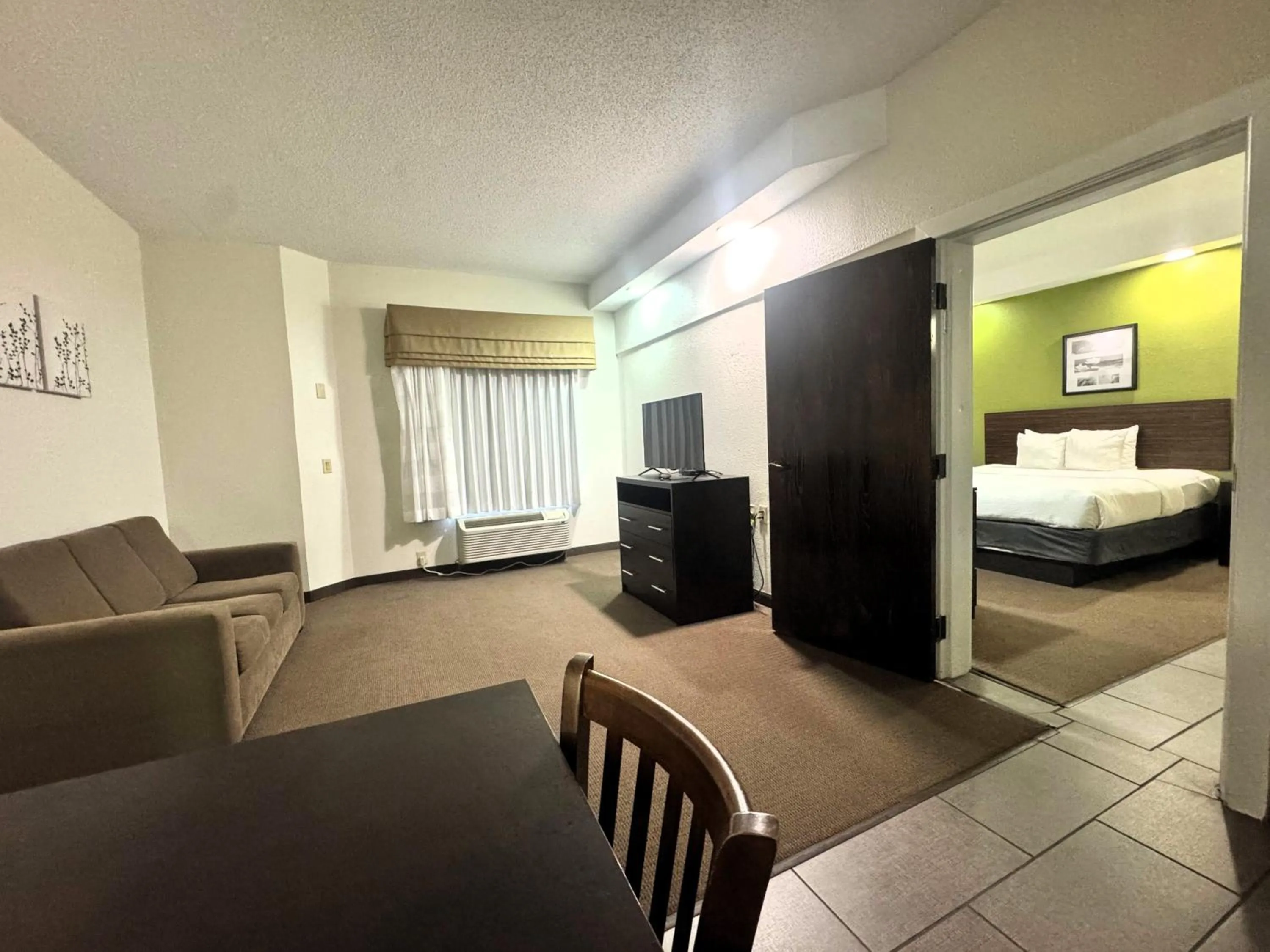 Photo of the whole room, Bed in Travelodge by Wyndham Flowood