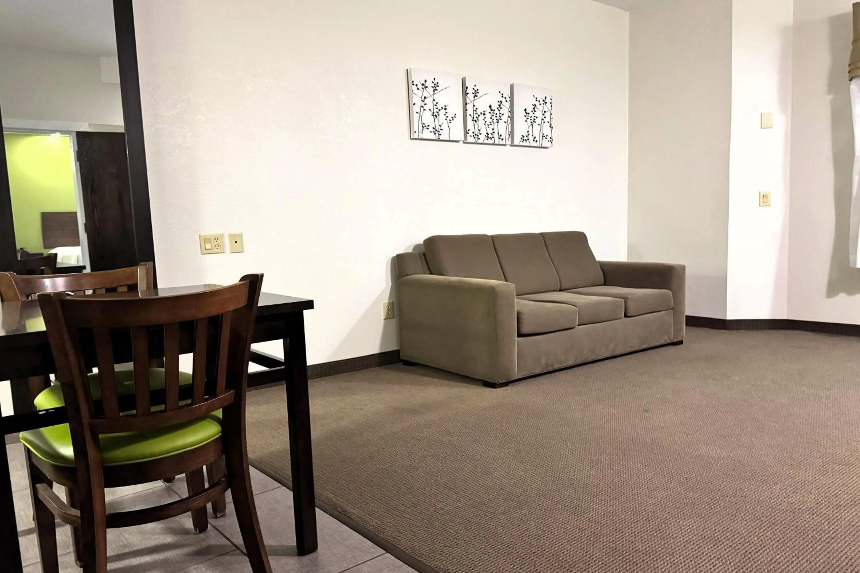 Photo of the whole room in Travelodge by Wyndham