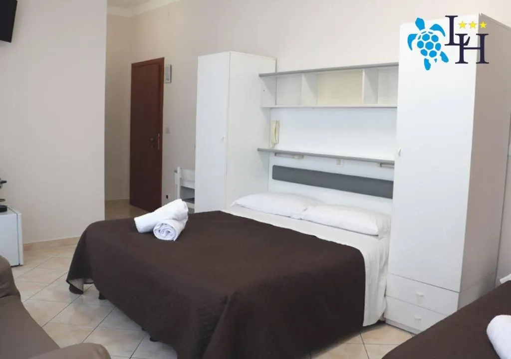 Bed in Hotel Lora RDA Luxury