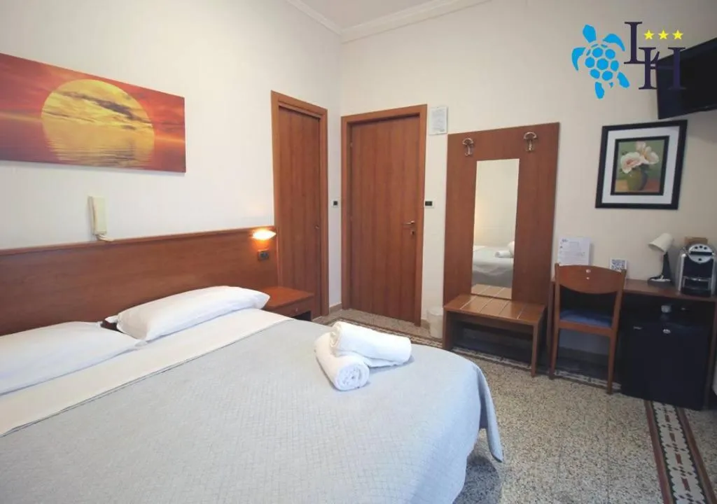 Bedroom, Bed in Hotel Lora RDA Luxury