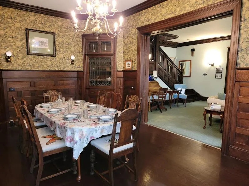 Dining area in The Kings Throne Inn and Guest House