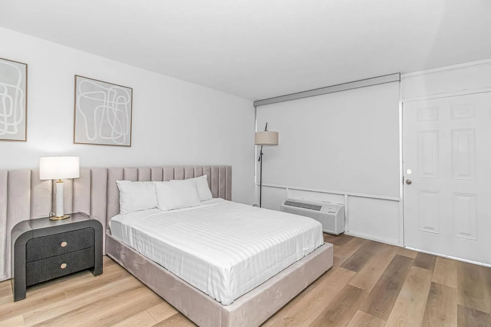 Bed in Fifth and Ocean