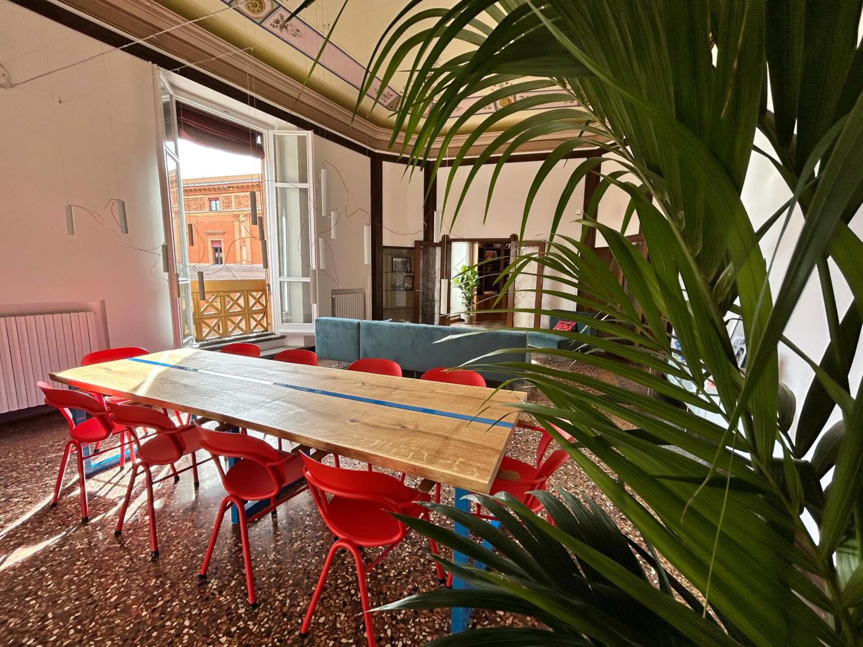 Dining area in Frame Bologna