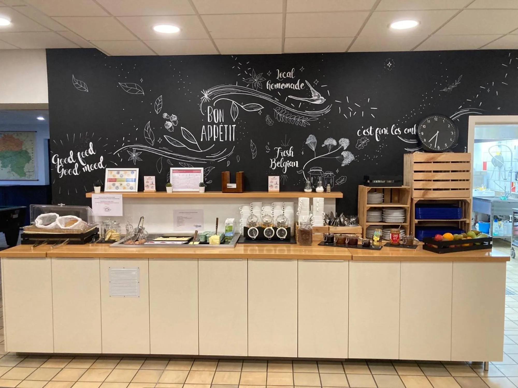 Breakfast in Auberge de Jeunesse de La Roche - Champlon