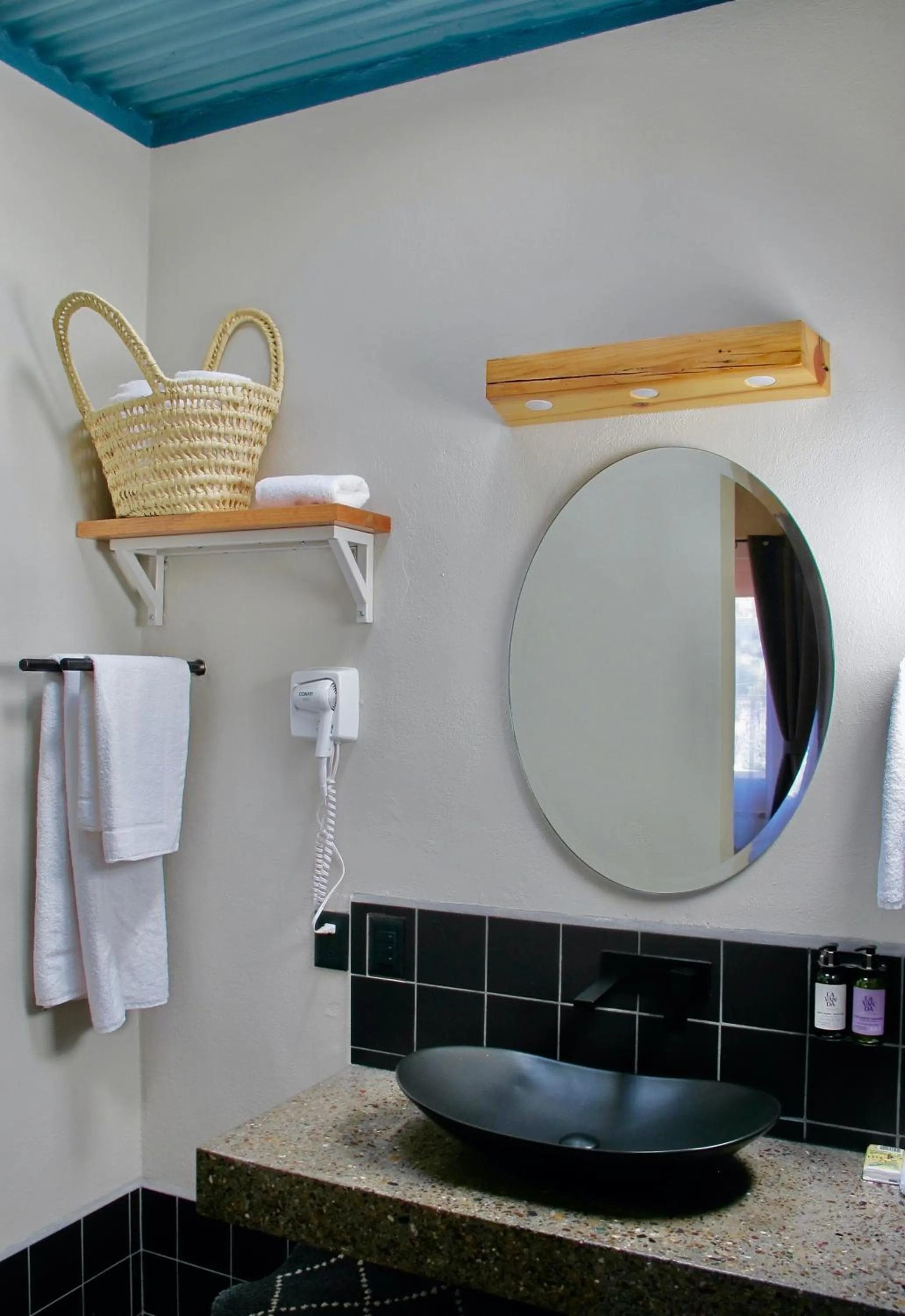 Bathroom in Hotel La Tarjea