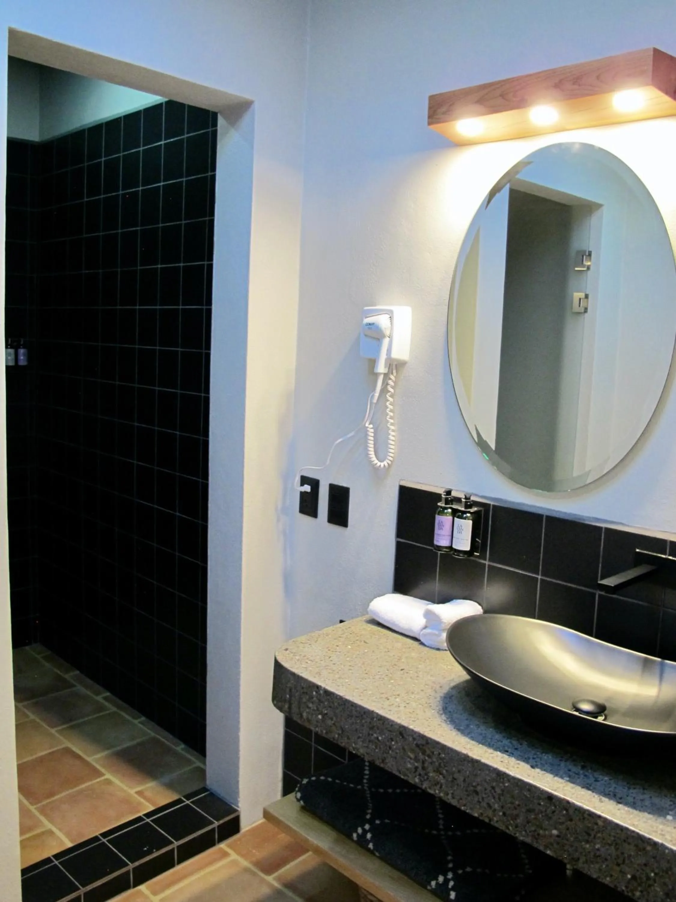 Bathroom in Hotel La Tarjea