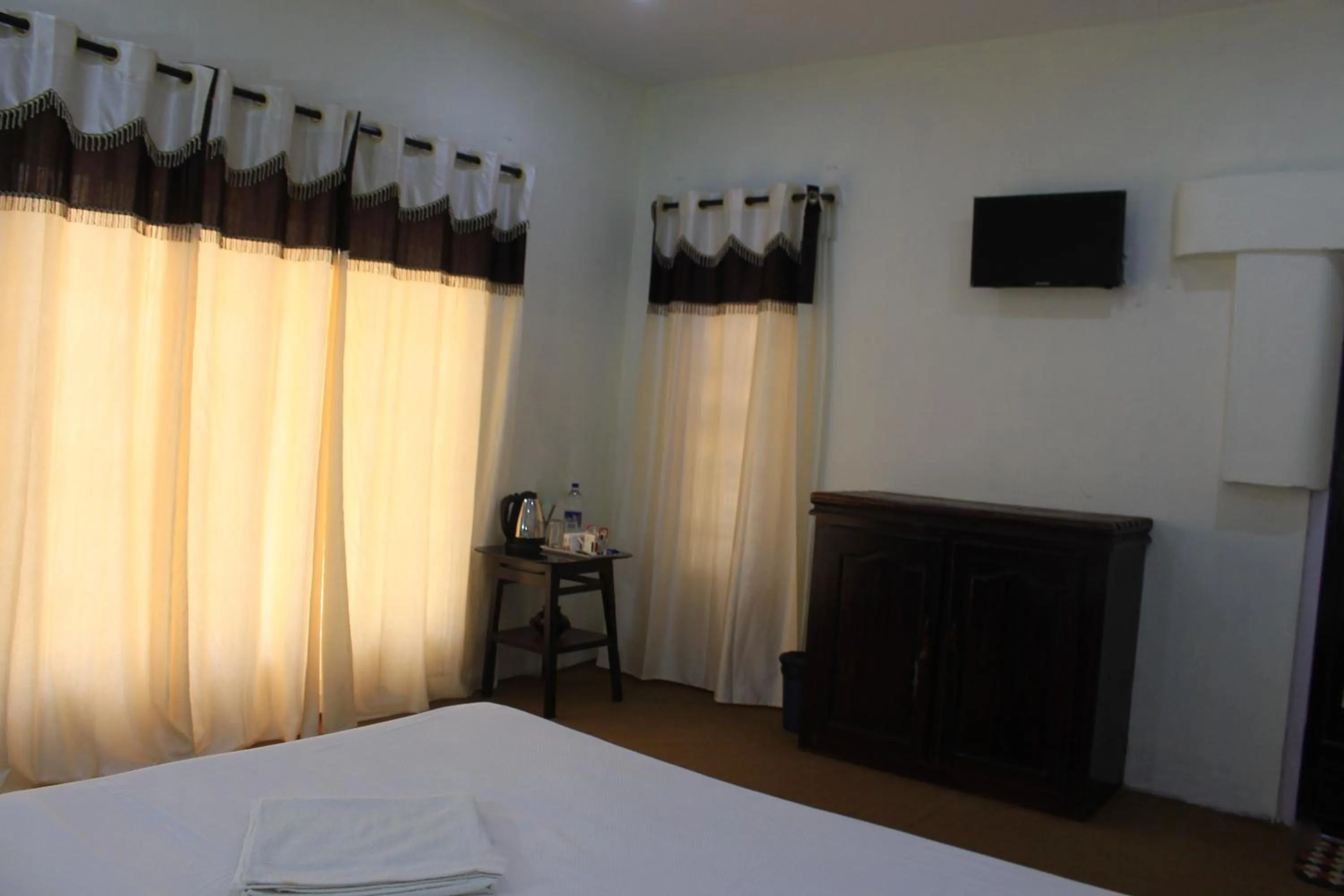 Coffee/tea facilities, Bed in Green Ark Resorts