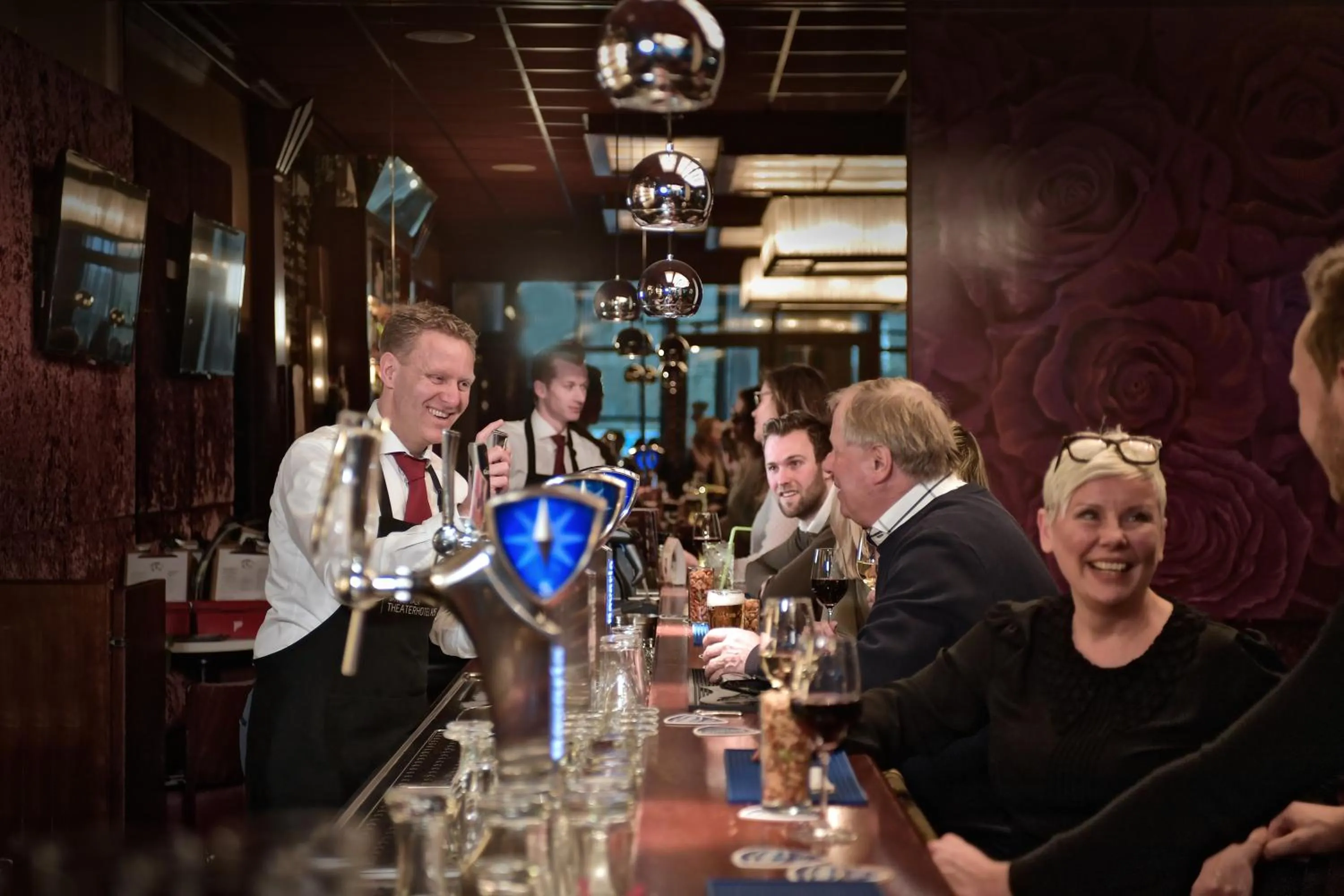 Lounge or bar in Van der Valk Theaterhotel Almelo