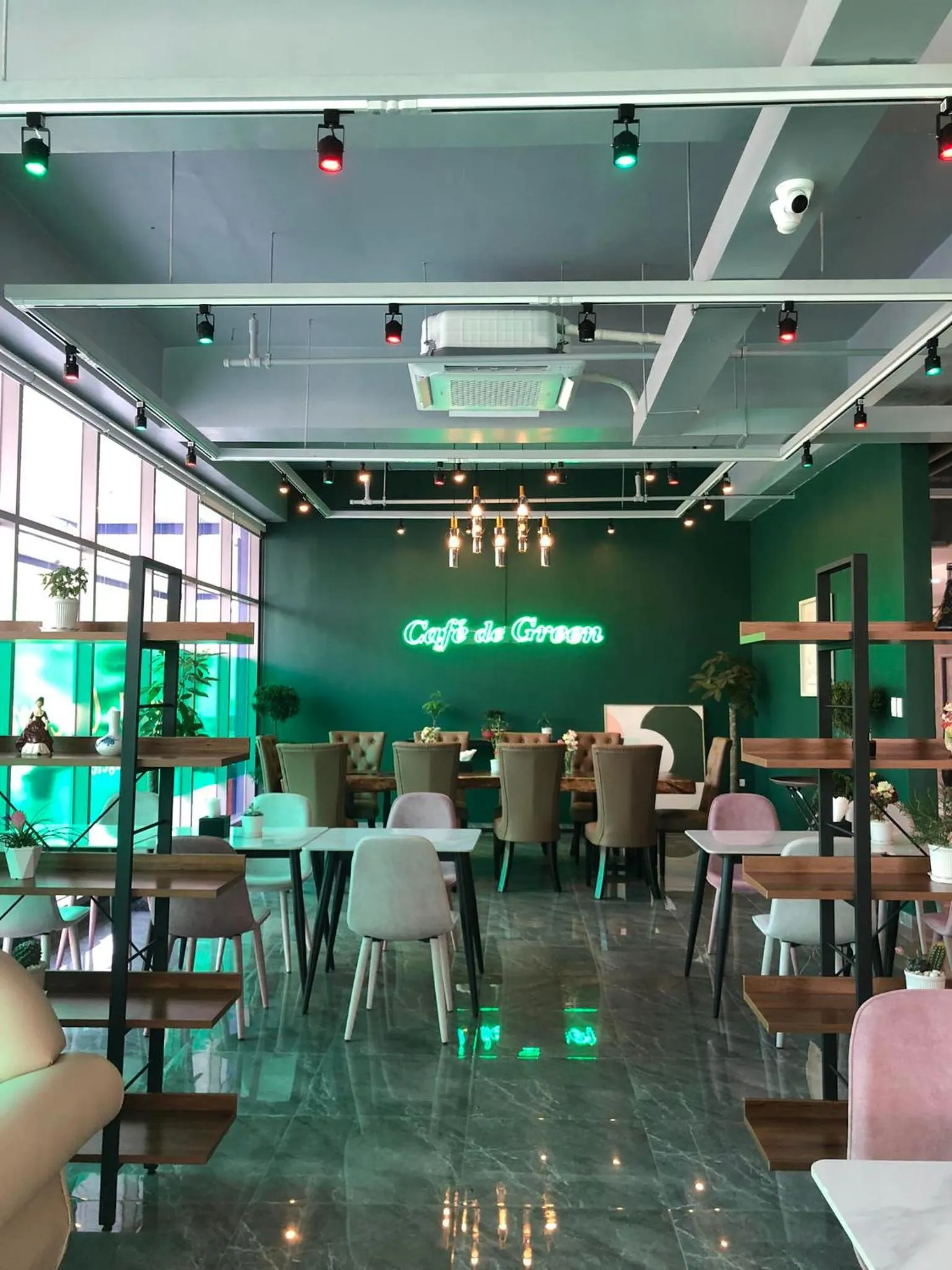 Restaurant/places to eat in The Clover Hotel Angeles City