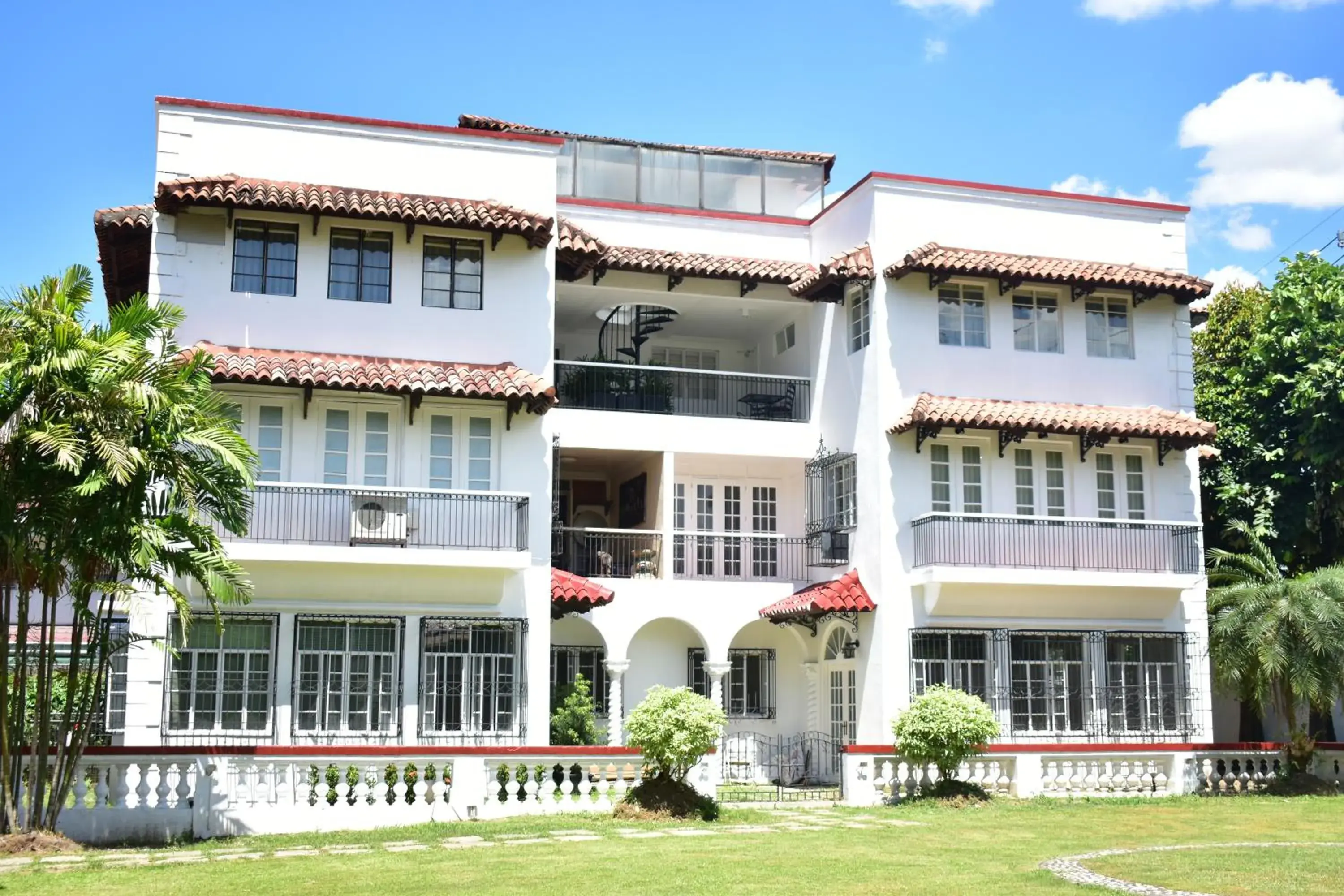 The Henry Suites MiraNila Quezon City The Henry Suites MiraNila Quezon City