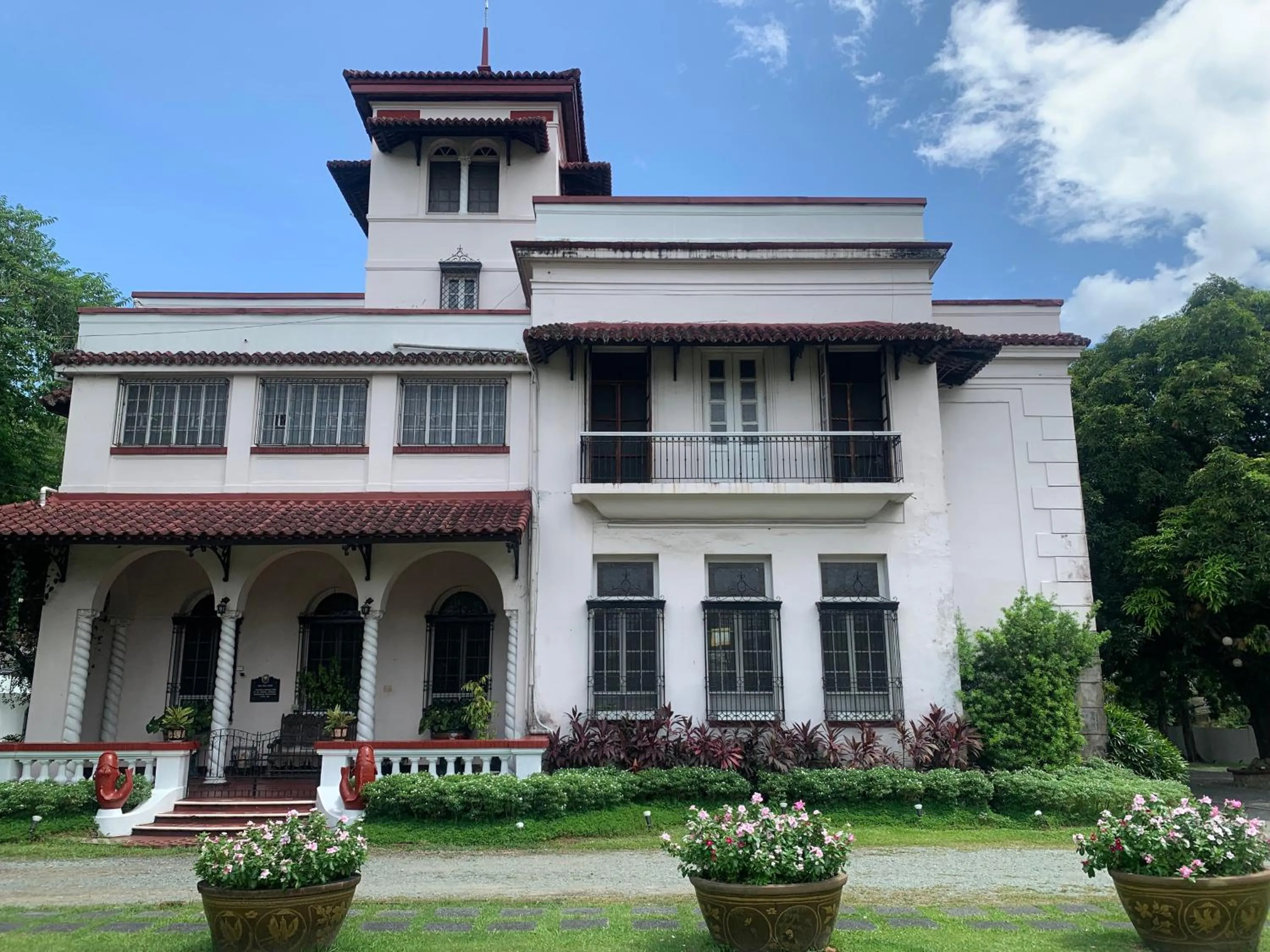 Day in The Henry Suites MiraNila Quezon City