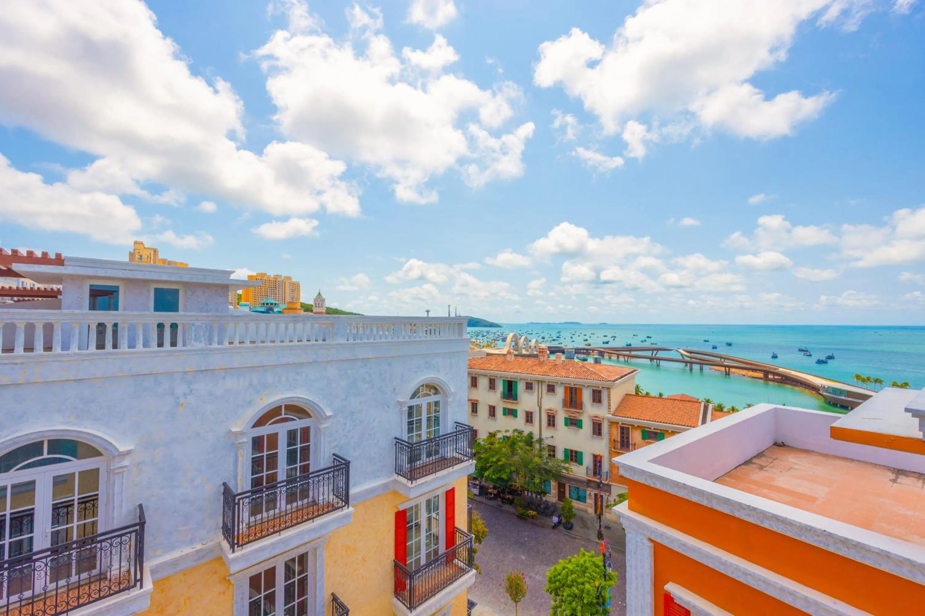 Merci Sunset Town Phu Quoc