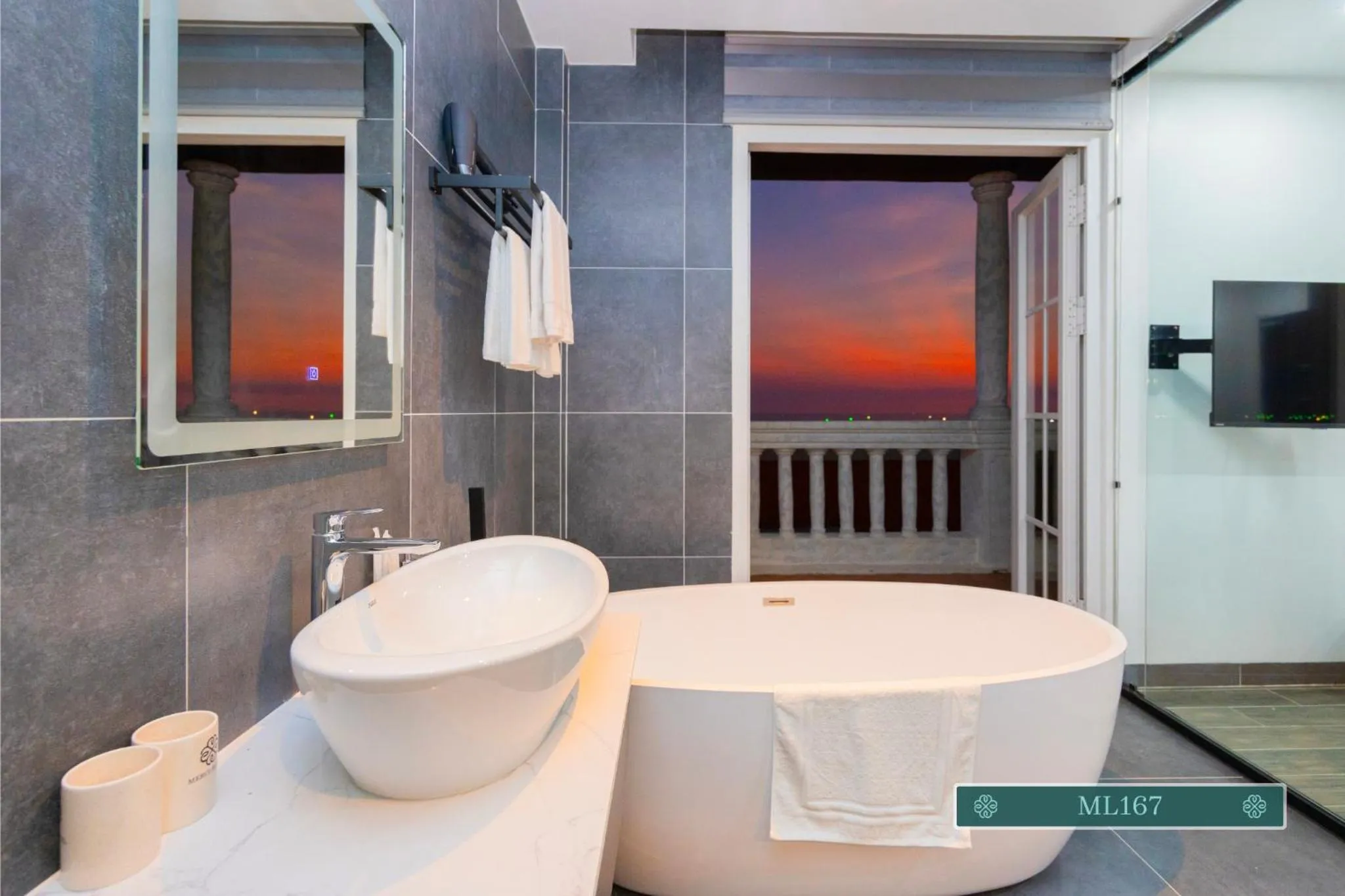 Merci Sunset Town Phu Quoc