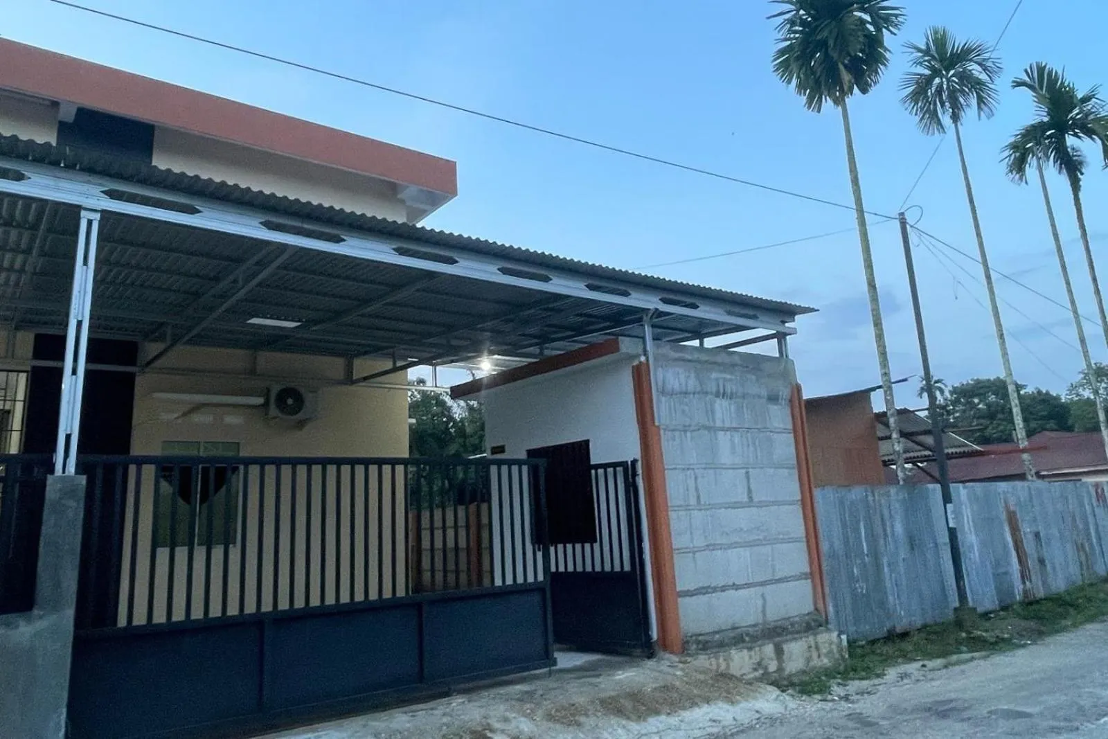 Facade/entrance in Hotel O Pondok Ibu SyariahNearEco Edu Park