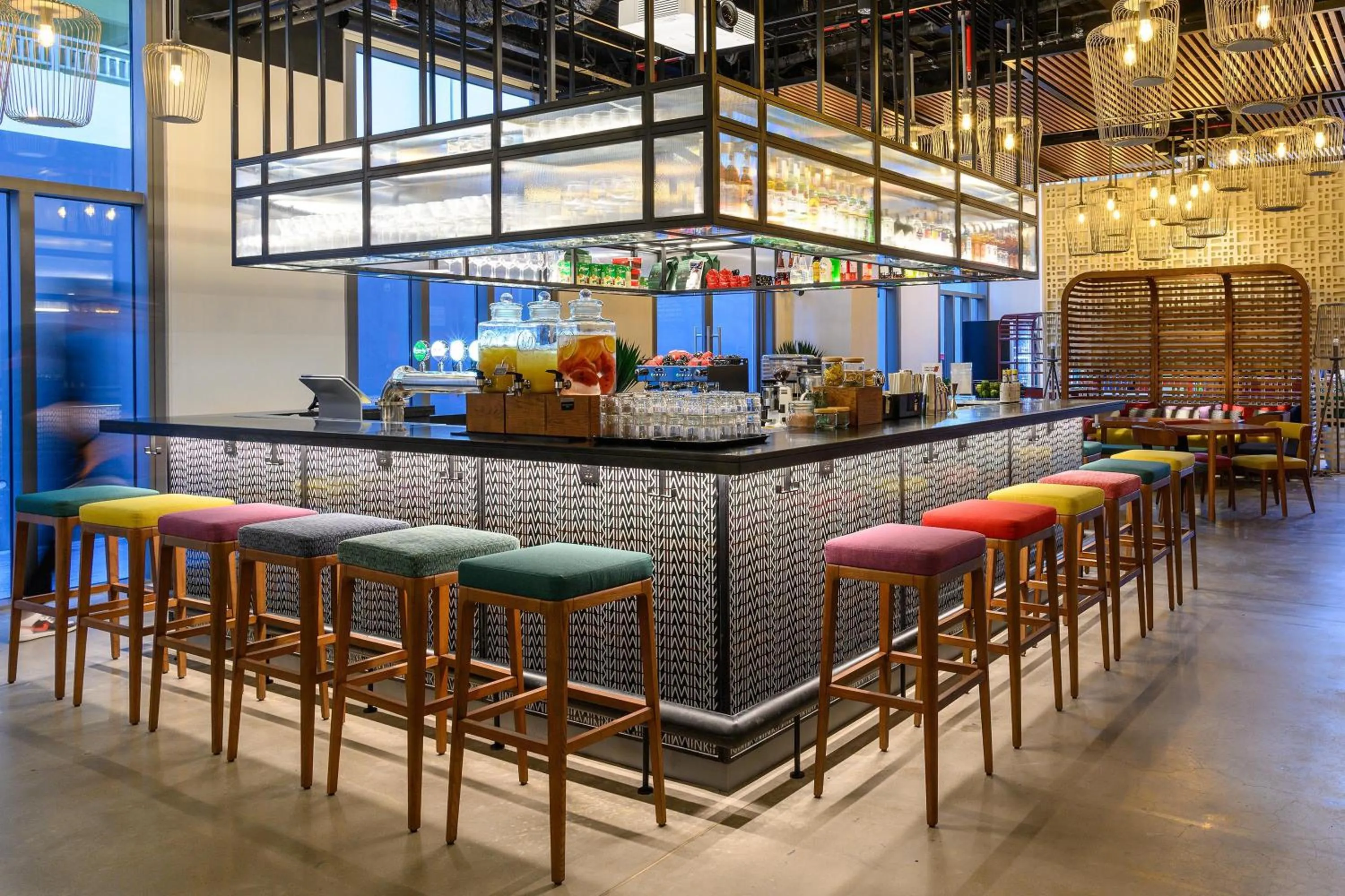 Lounge or bar in Wink Can Tho Centre, Unscripted by Hyatt - 24 Hours stay