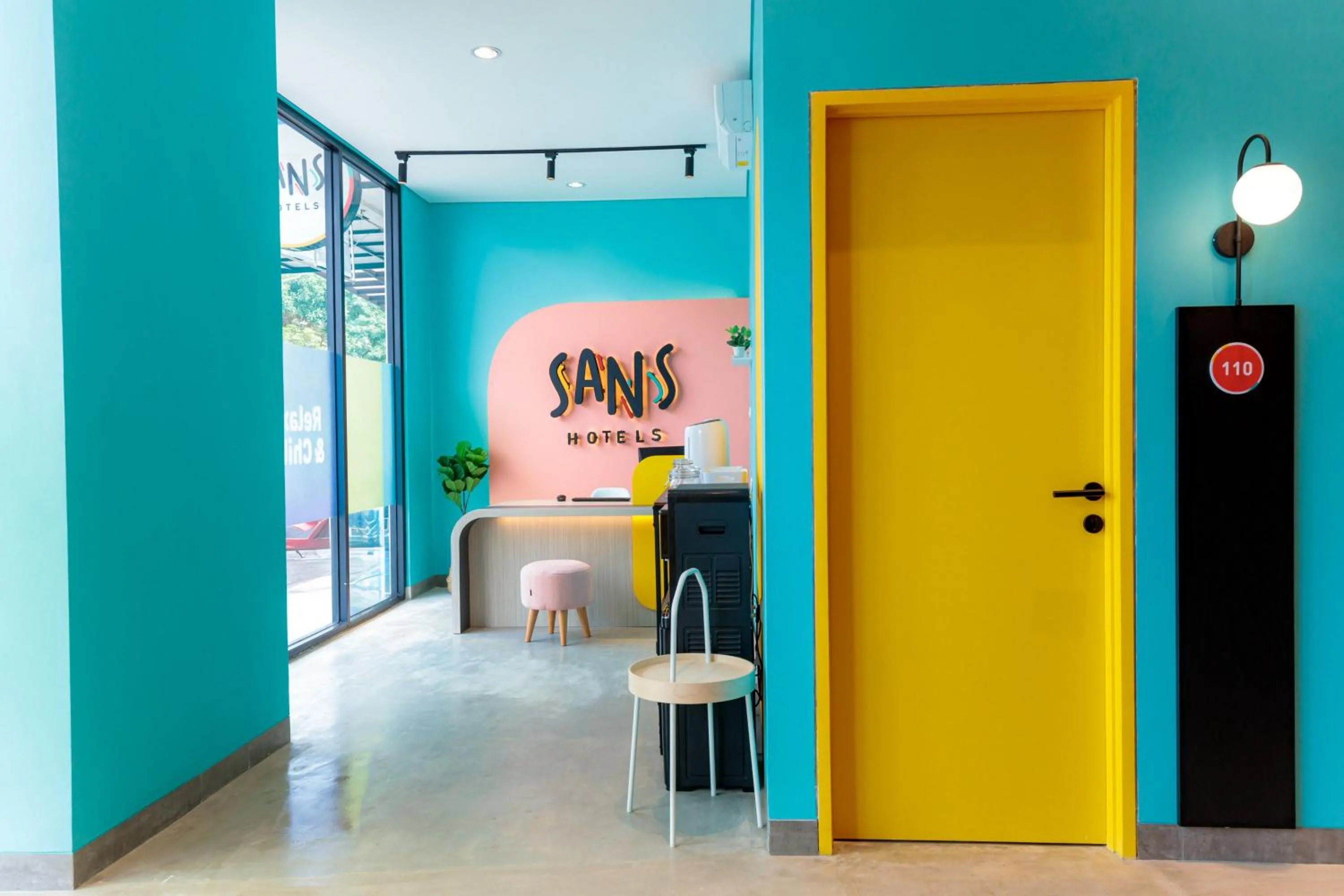 Lobby or reception in Sans Hotel Kelapa Gading Jakarta