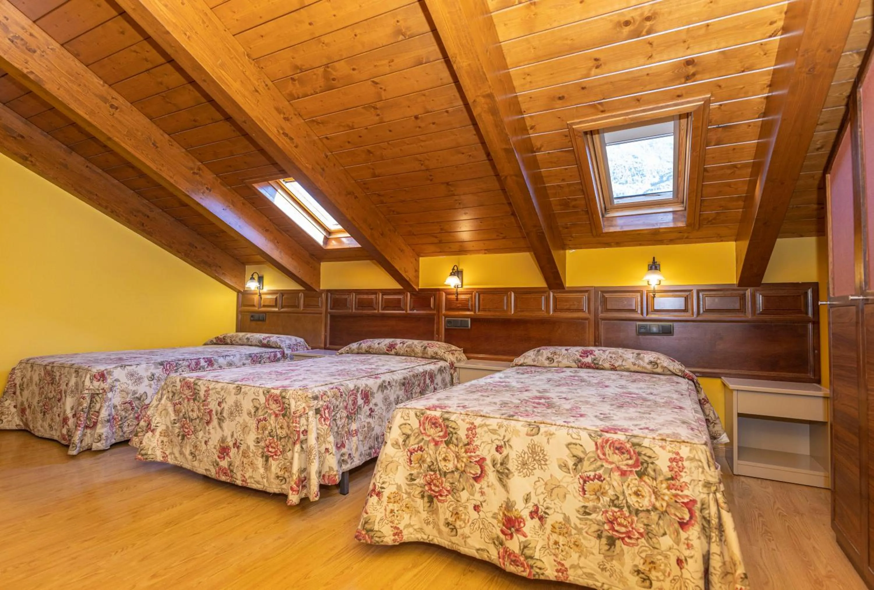 Photo of the whole room, Bed in Hotel Solana