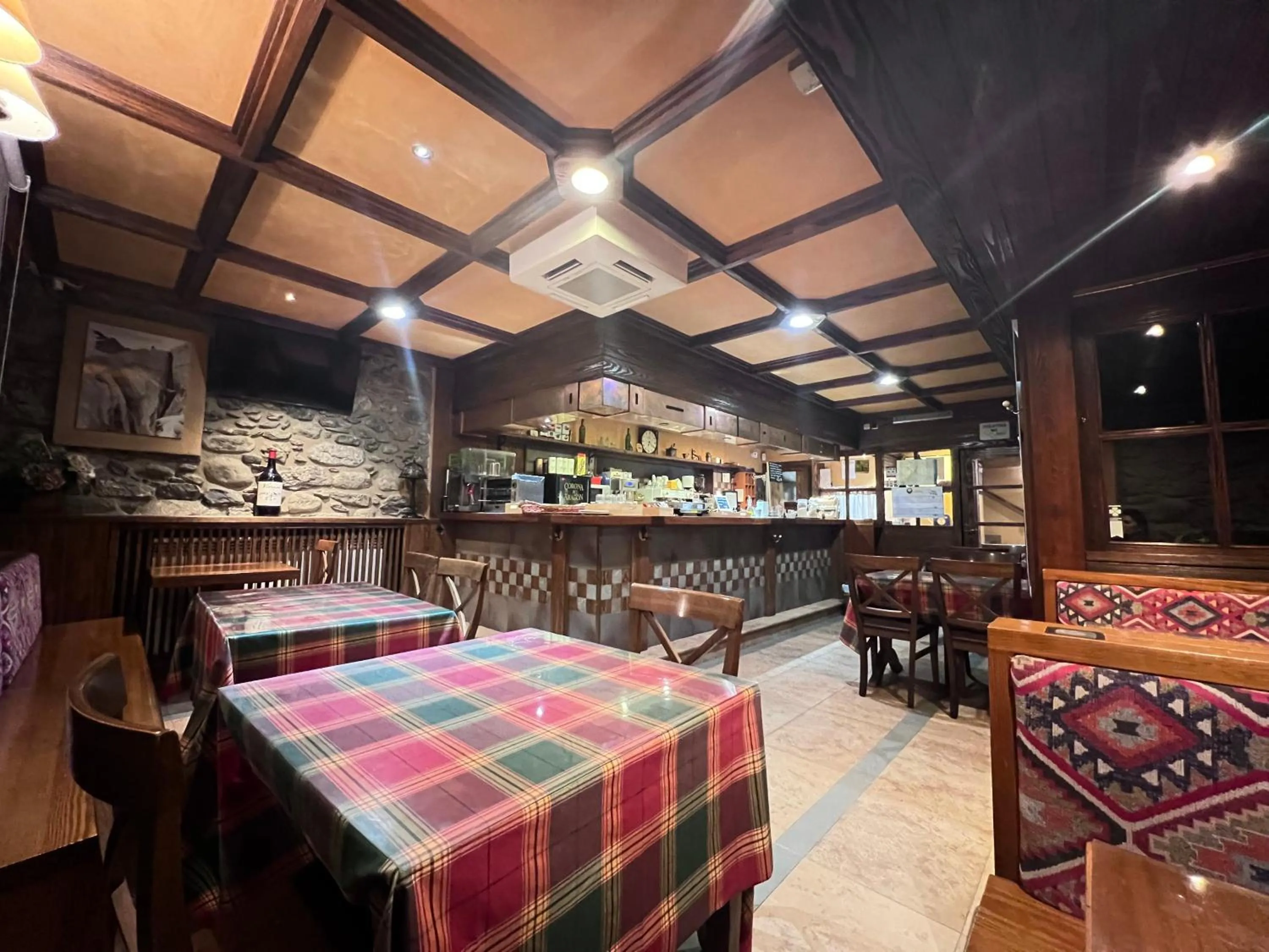 Restaurant/places to eat in Hotel Solana