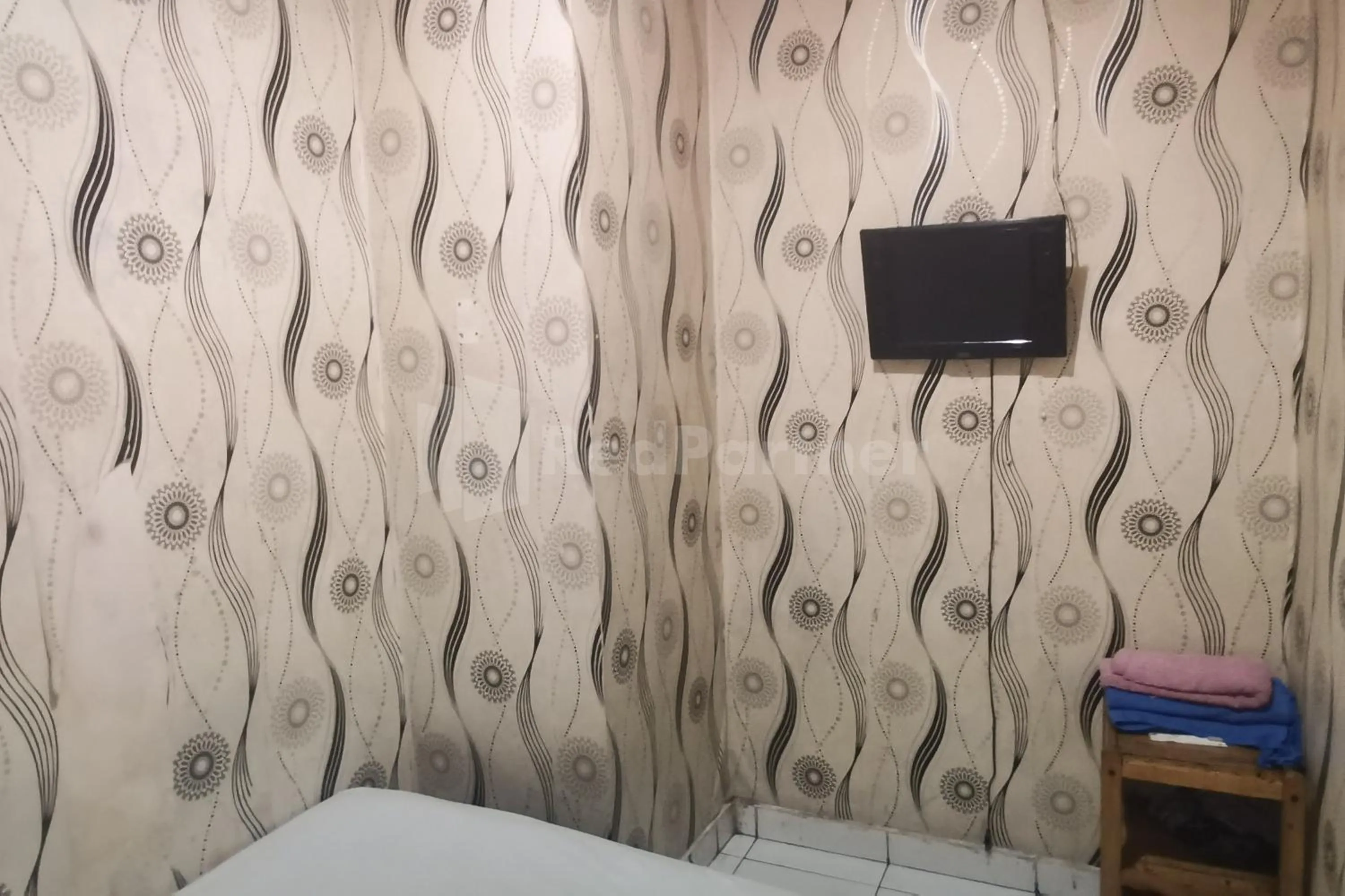 Bed in Tangki Residence 1 RedPartner