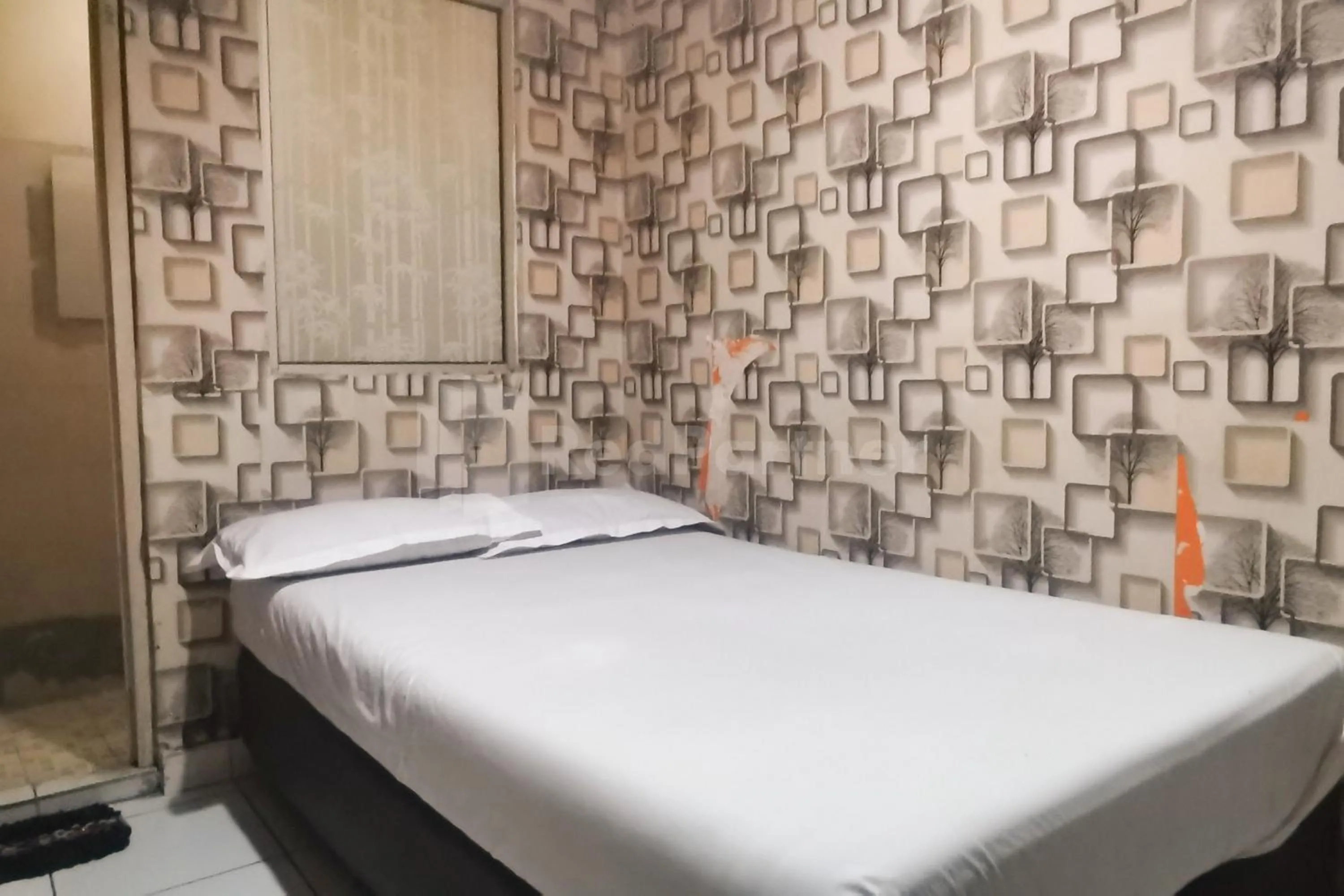 Bed in Tangki Residence 1 RedPartner