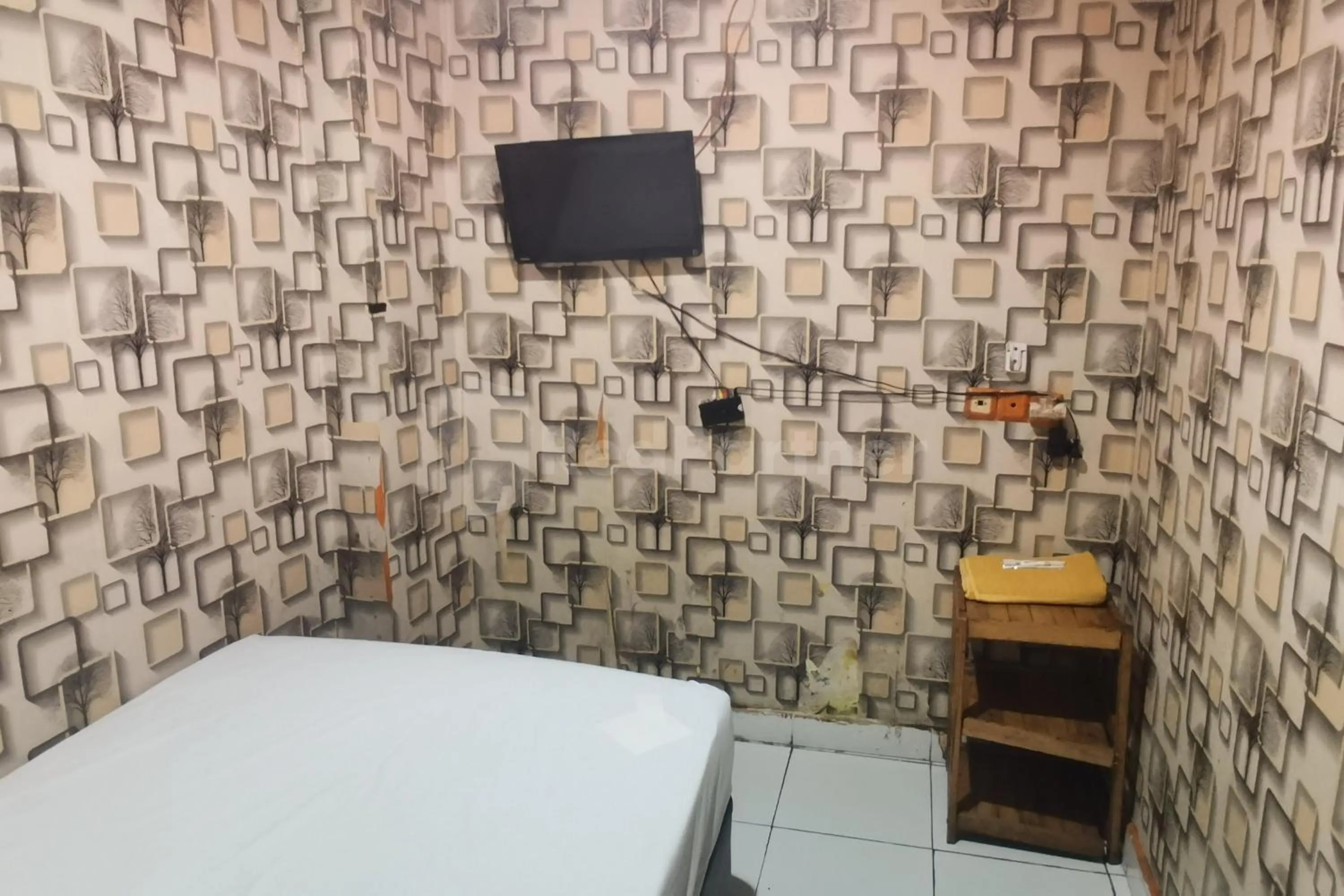 Bed in Tangki Residence 1 RedPartner