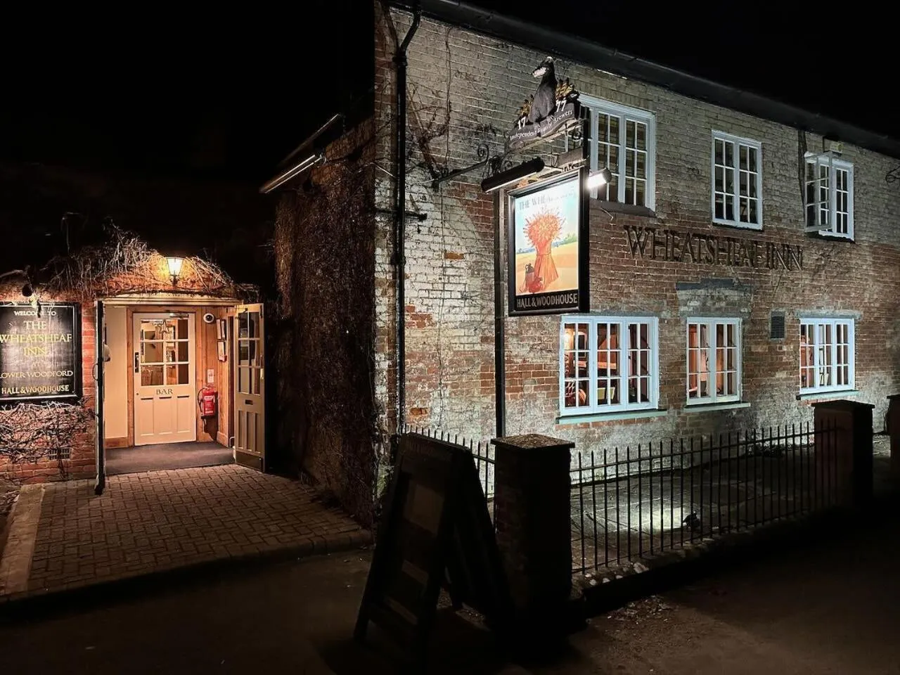 Property building in Stonehenge Cottages