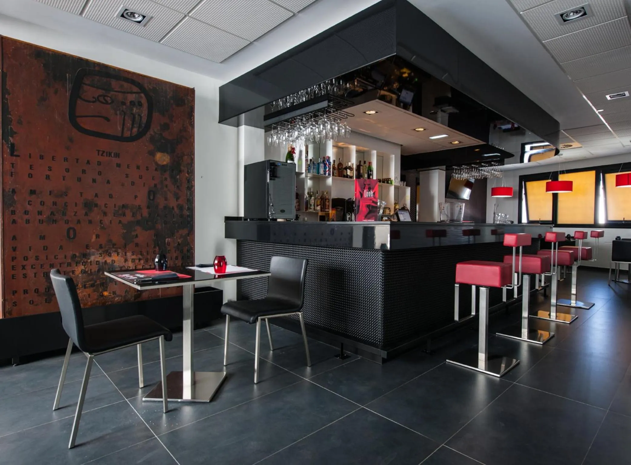 Lounge or bar in Hotel Loob Madrid