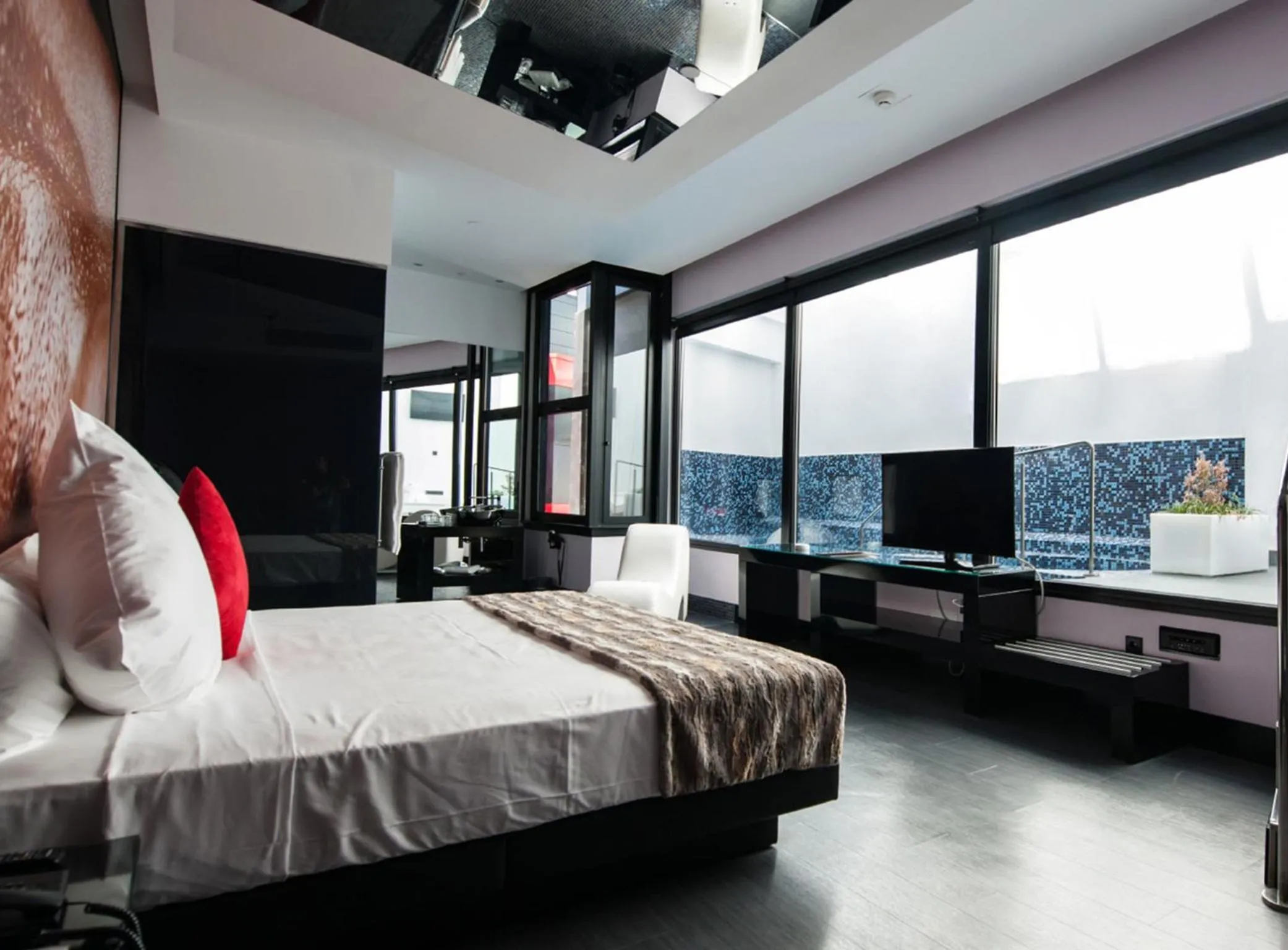 Photo of the whole room, Bed in Hotel Loob Madrid