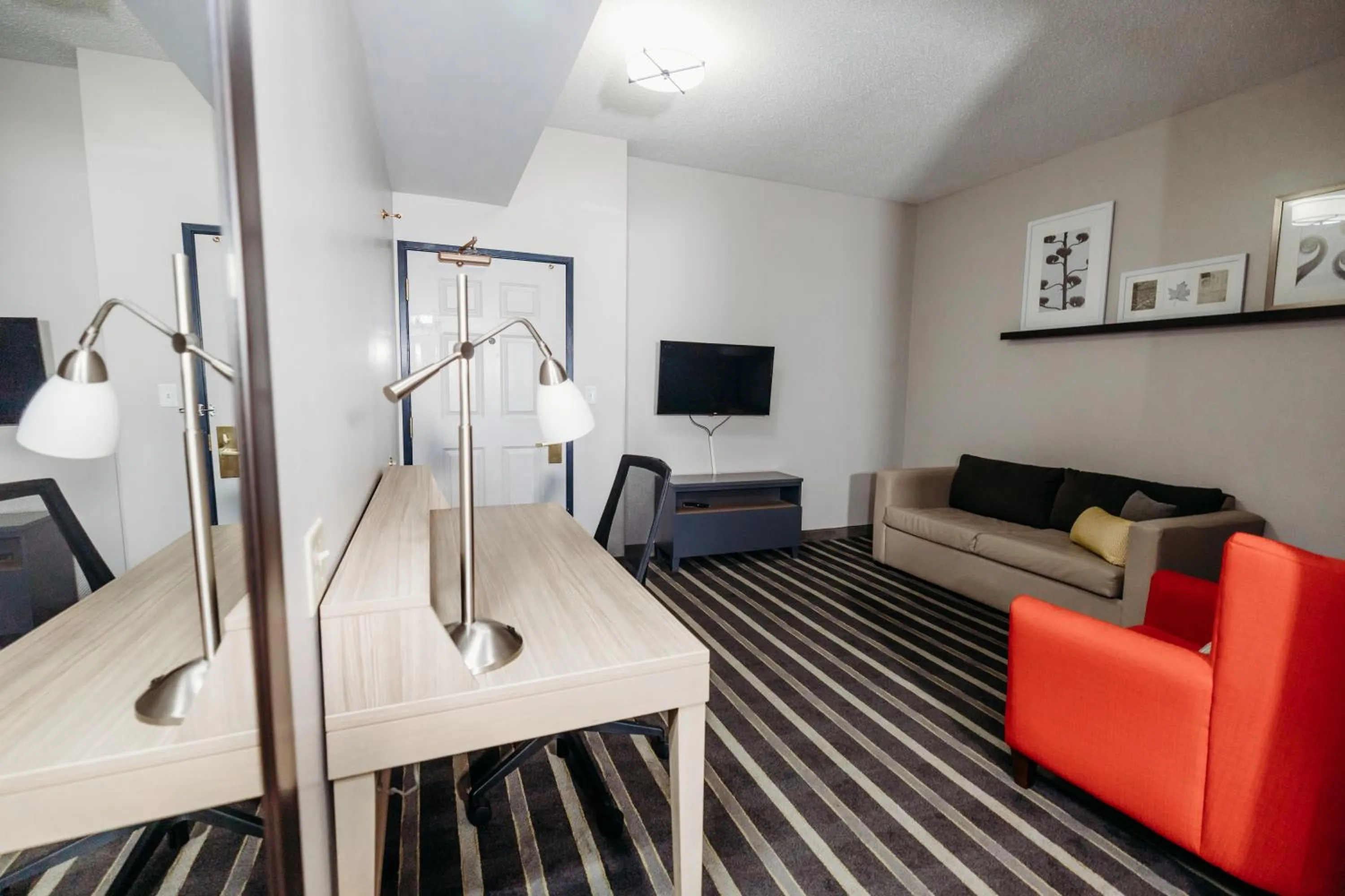 Seating area in Parkview Inn & Suites, Lancaster Amish Country, PA