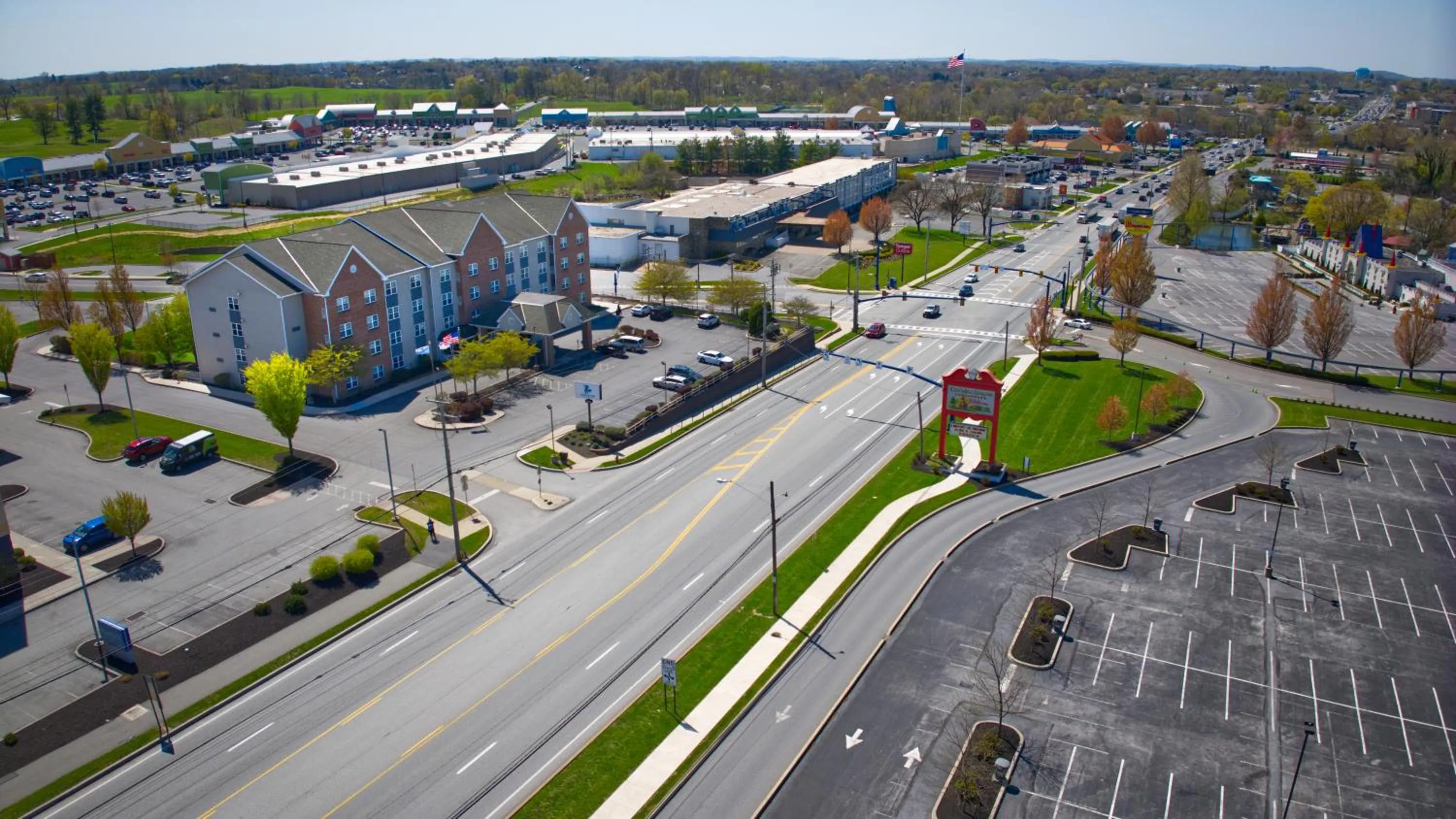 Property building in Parkview Inn & Suites, Lancaster Amish Country, PA