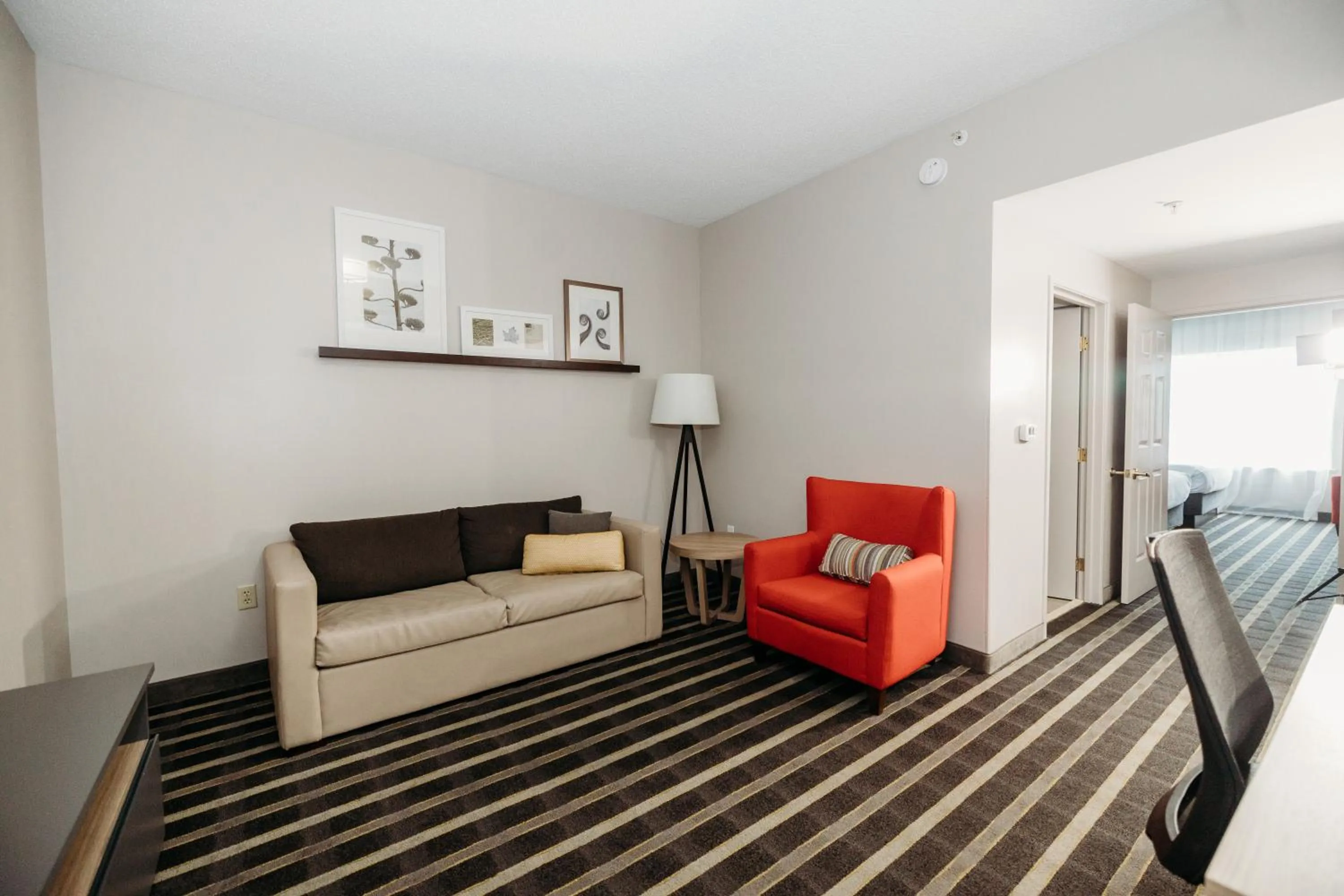 Seating area in Parkview Inn & Suites, Lancaster Amish Country, PA