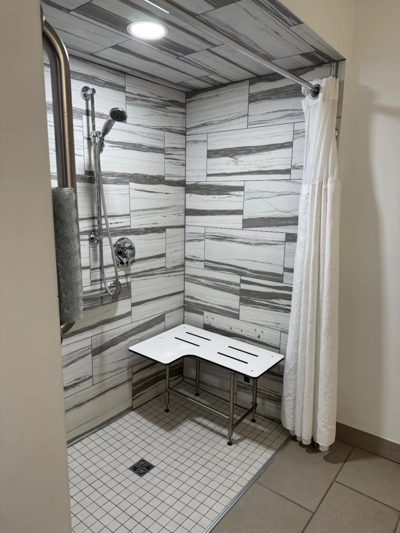 Bathroom in Parkview Inn & Suites, Lancaster Amish Country, PA