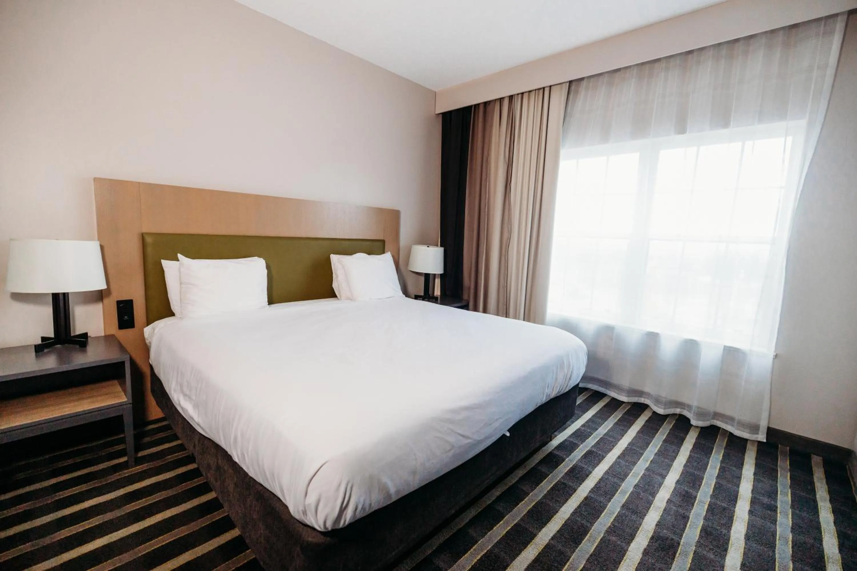 Bedroom, Bed in Parkview Inn & Suites, Lancaster Amish Country, PA