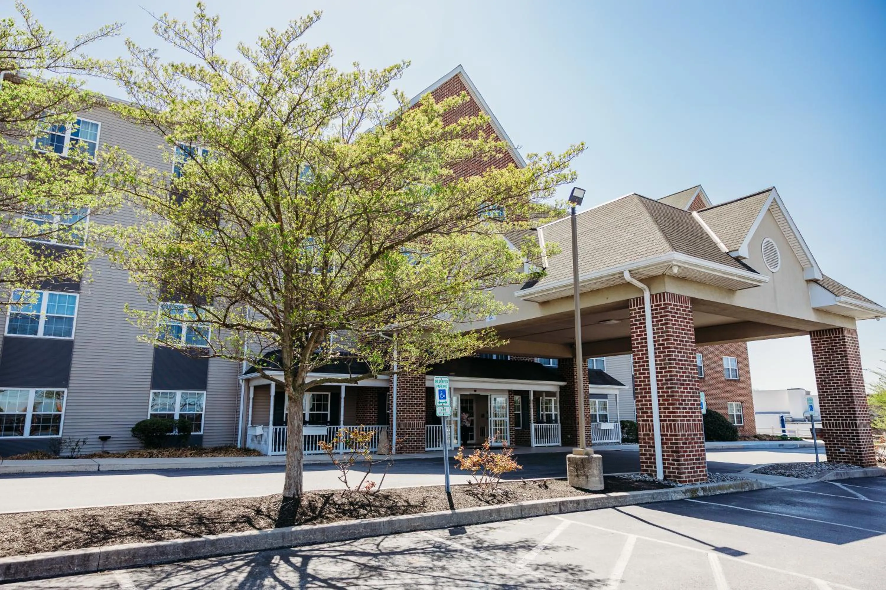 Property building in Parkview Inn & Suites, Lancaster Amish Country, PA