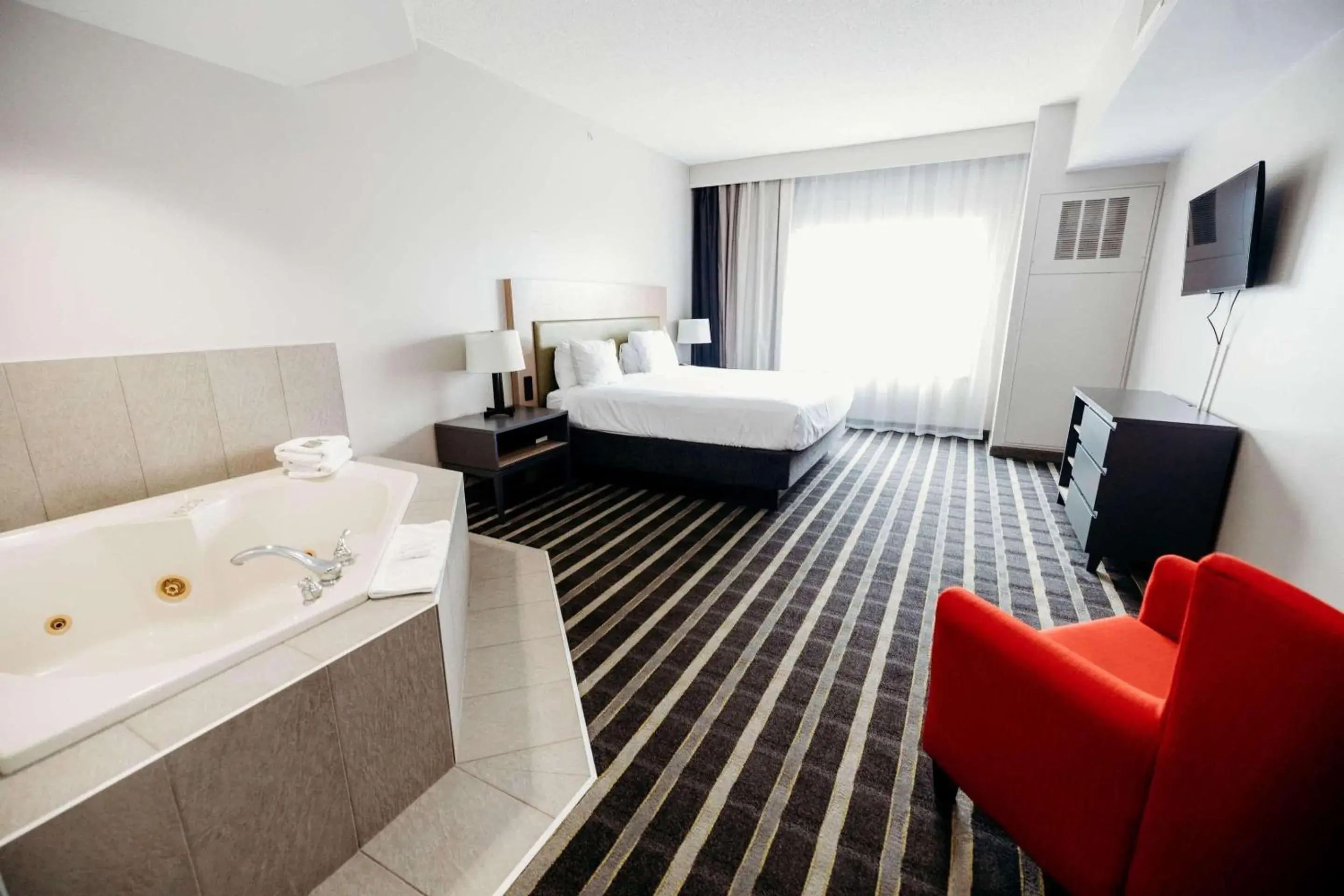 King Suite with Sofa Bed and Whirlpool - Non-Smoking in Parkview Inn & Suites, Lancaster Amish Country, PA King Suite with Sofa Bed and Whirlpool - Non-Smoking in Parkview Inn & Suites, Lancaster Amish Country, PA