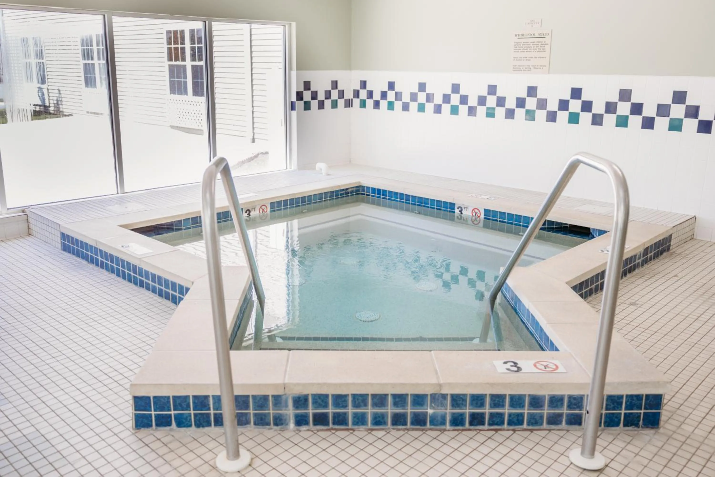 Hot Tub in Parkview Inn & Suites, Lancaster Amish Country, PA