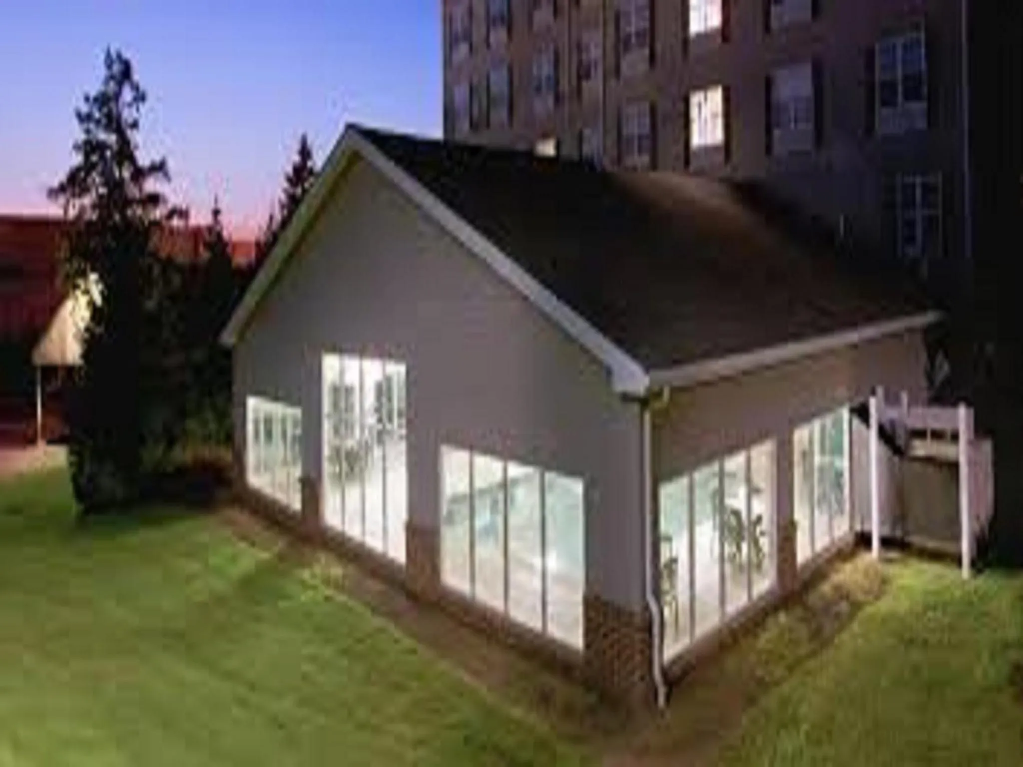 Swimming pool in Parkview Inn & Suites, Lancaster Amish Country, PA