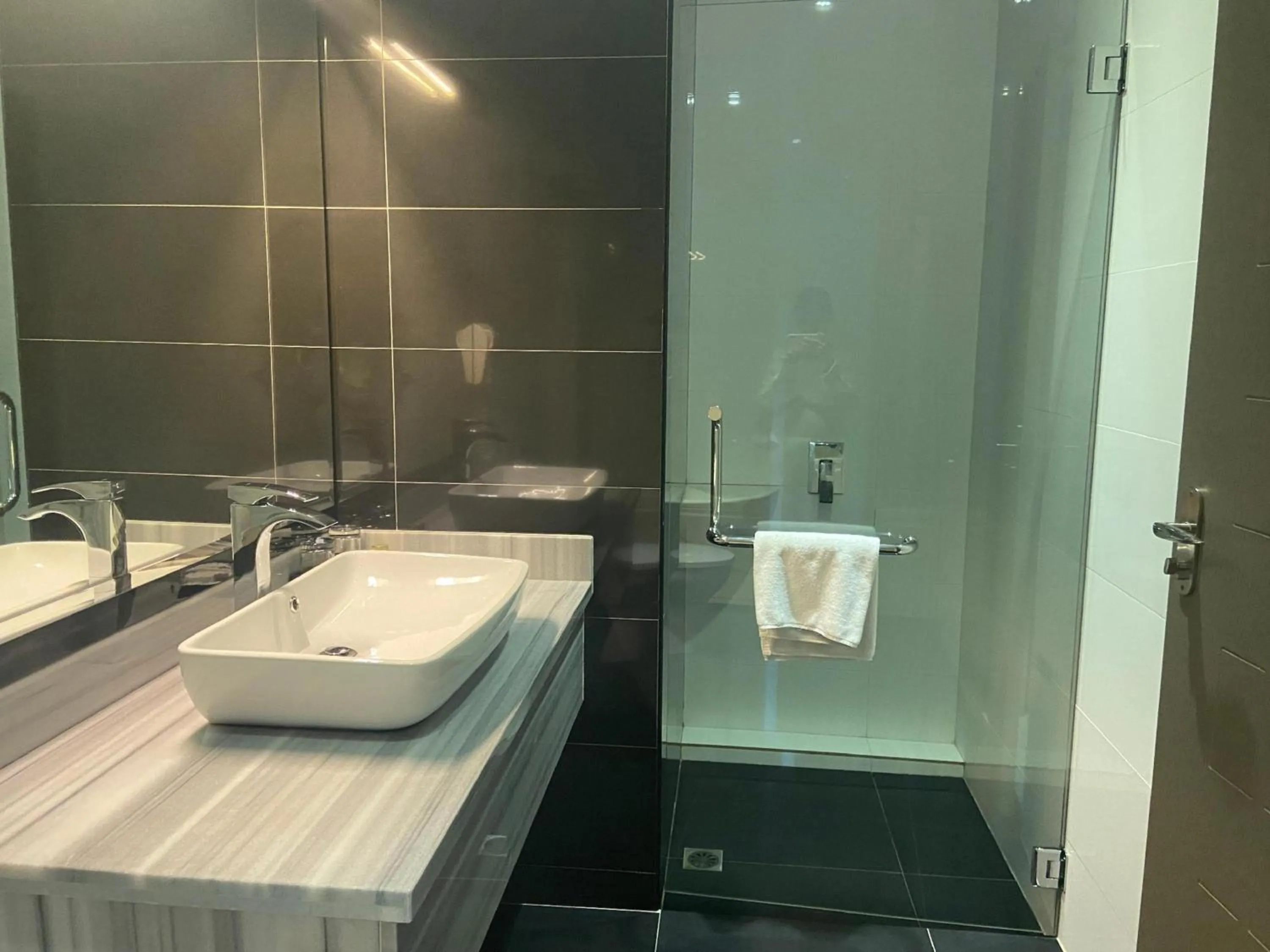 Bathroom in Hotel O Tong Villion Hotel