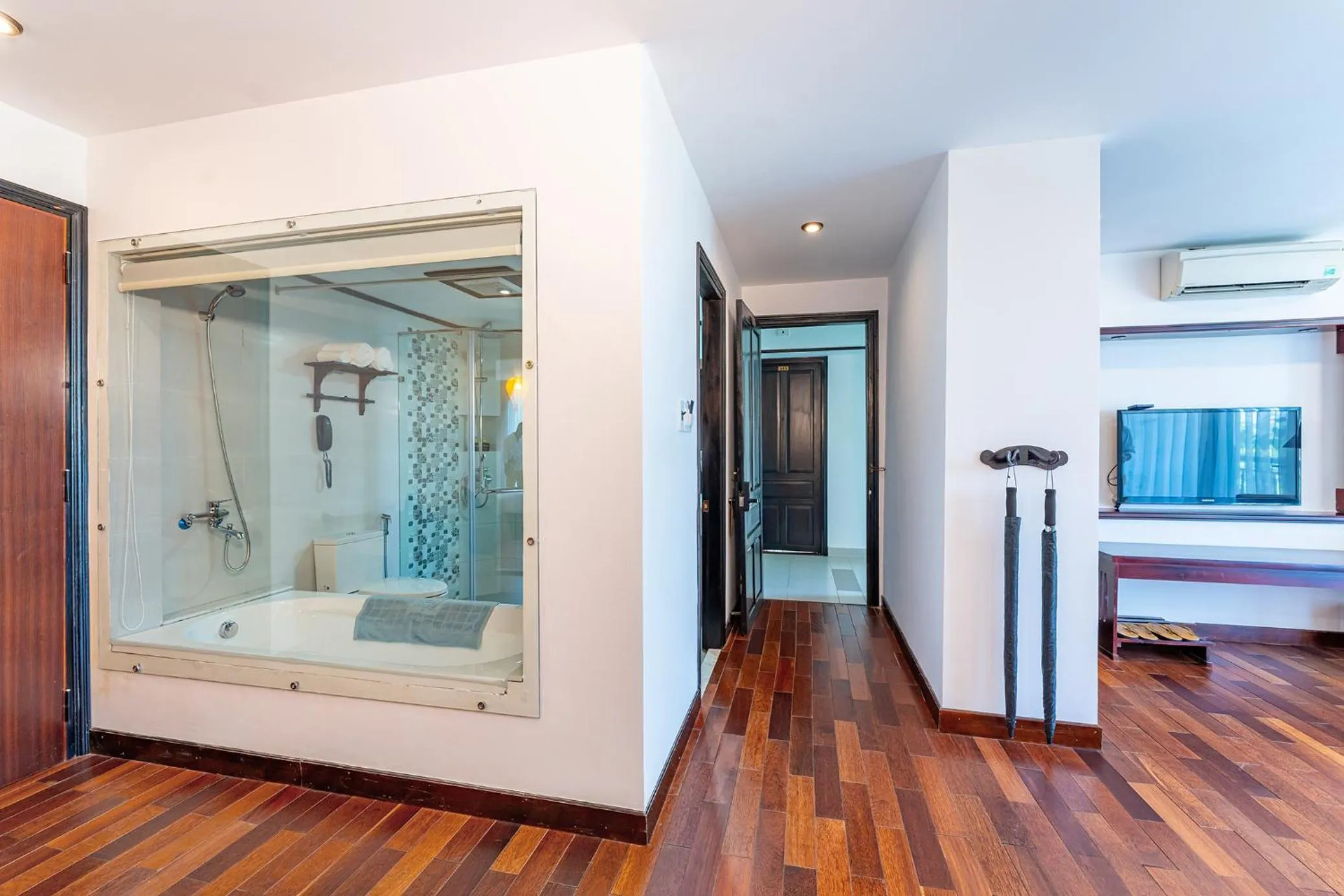 Shower in THUY DUONG 3 Boutique Hotel & Spa