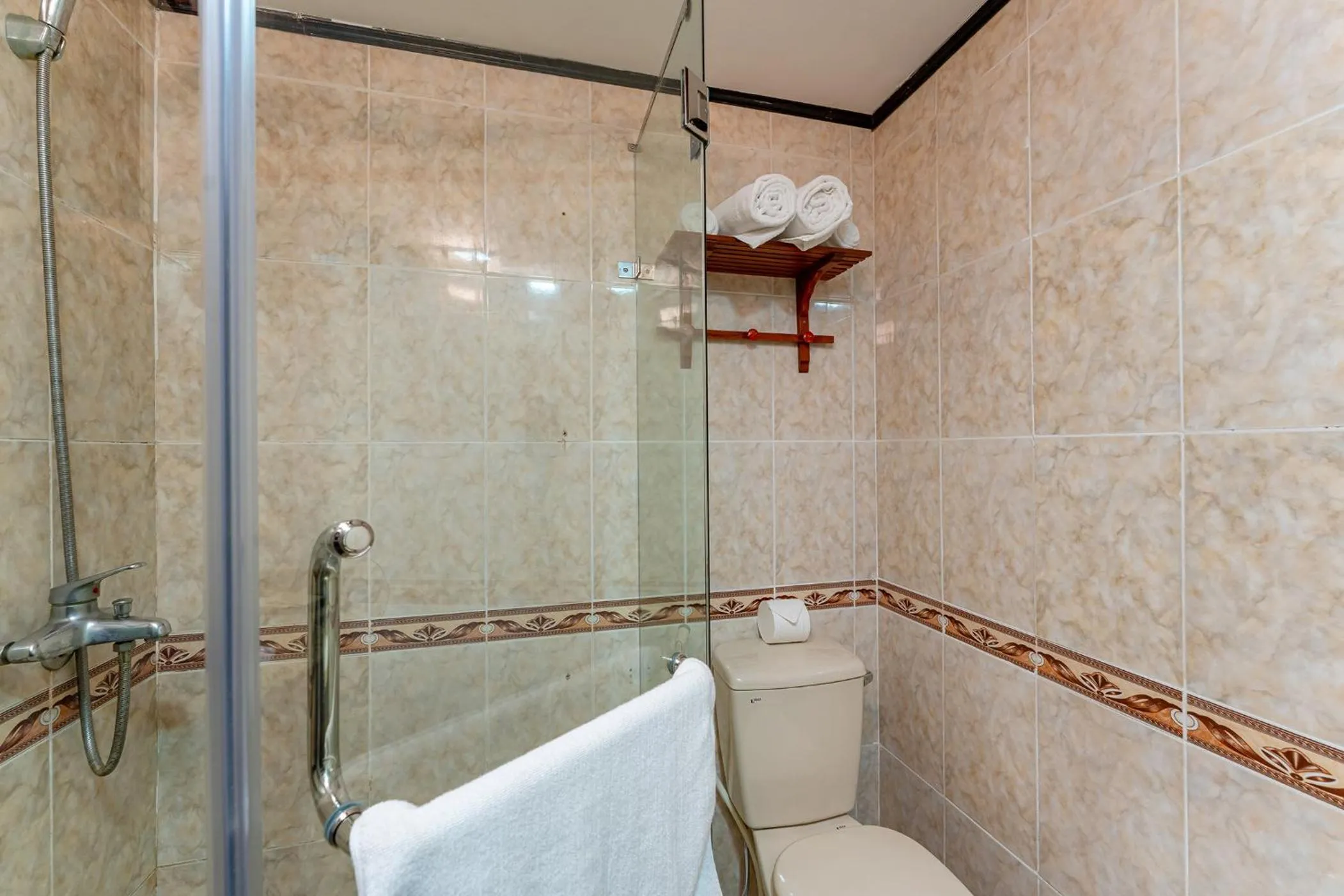 Shower in THUY DUONG 3 Boutique Hotel & Spa